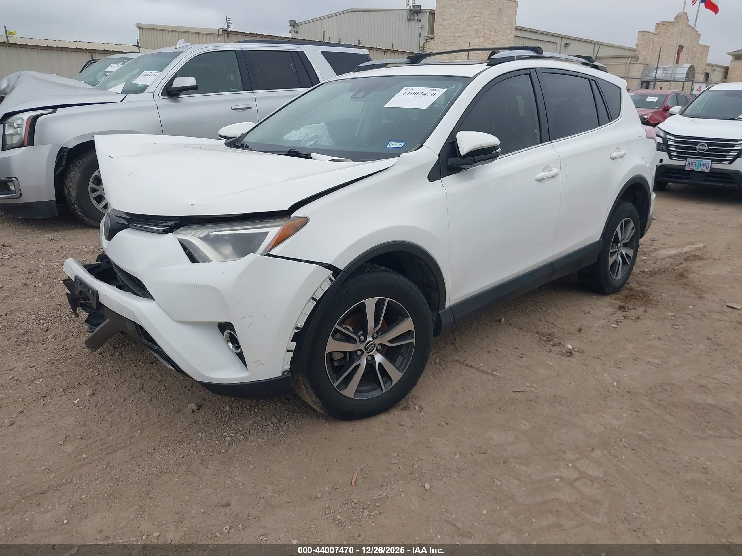 TOYOTA RAV4 image 2
