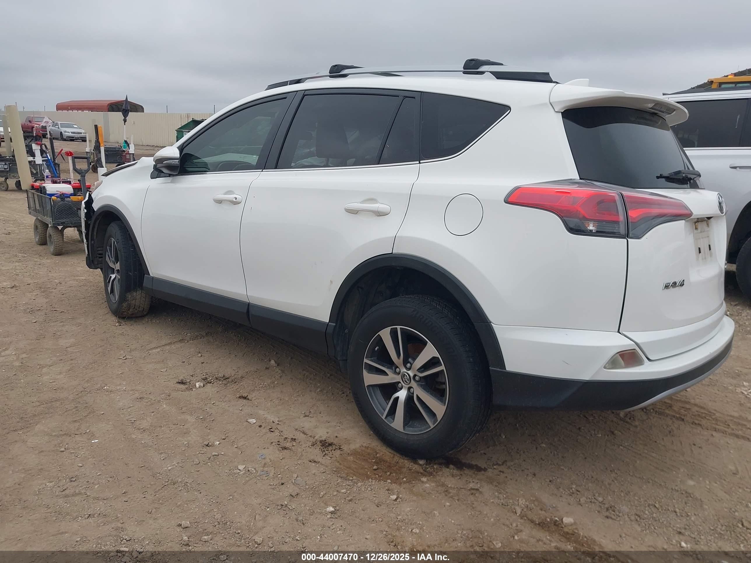 TOYOTA RAV4 image 3