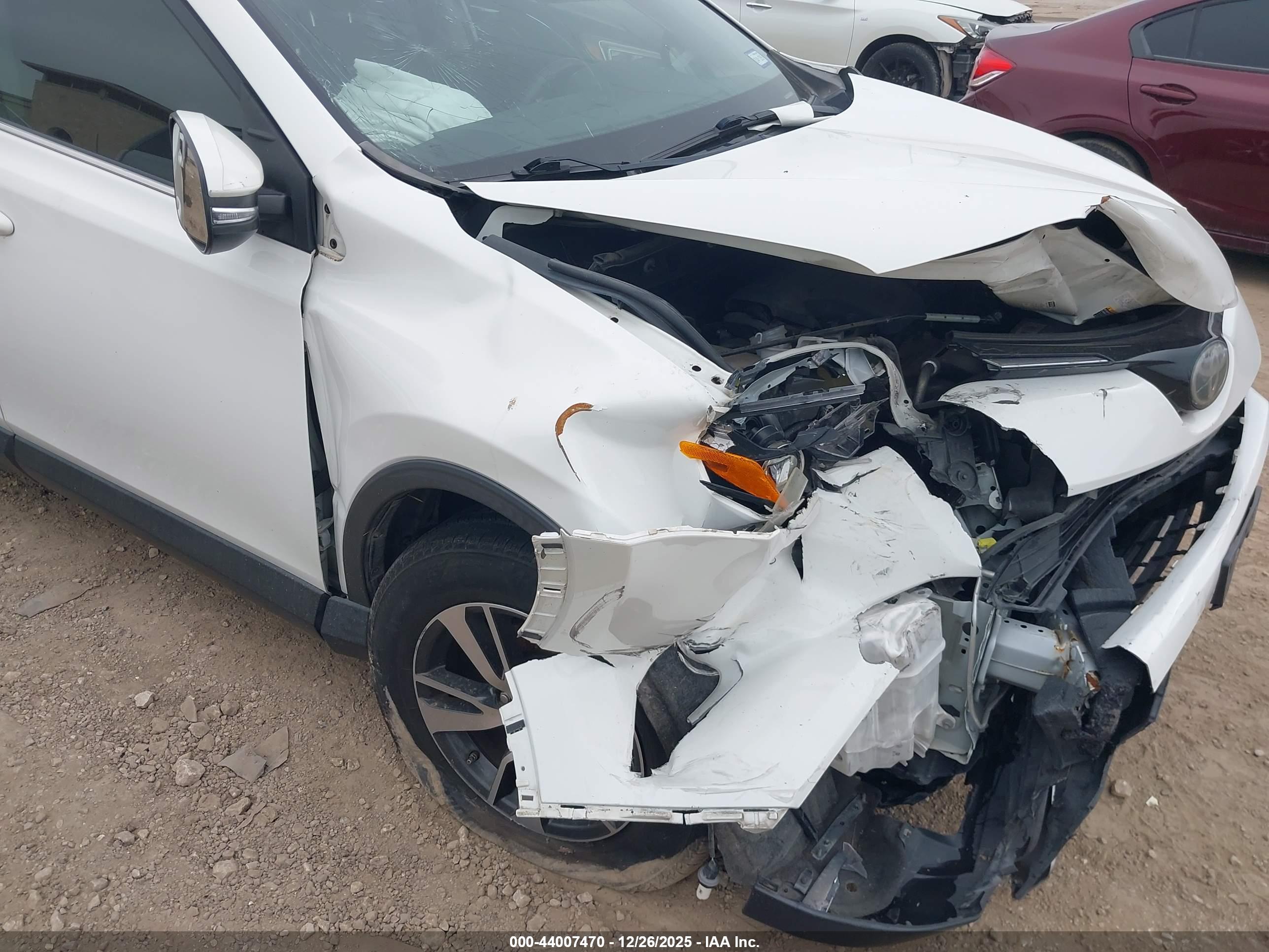 TOYOTA RAV4 image 6