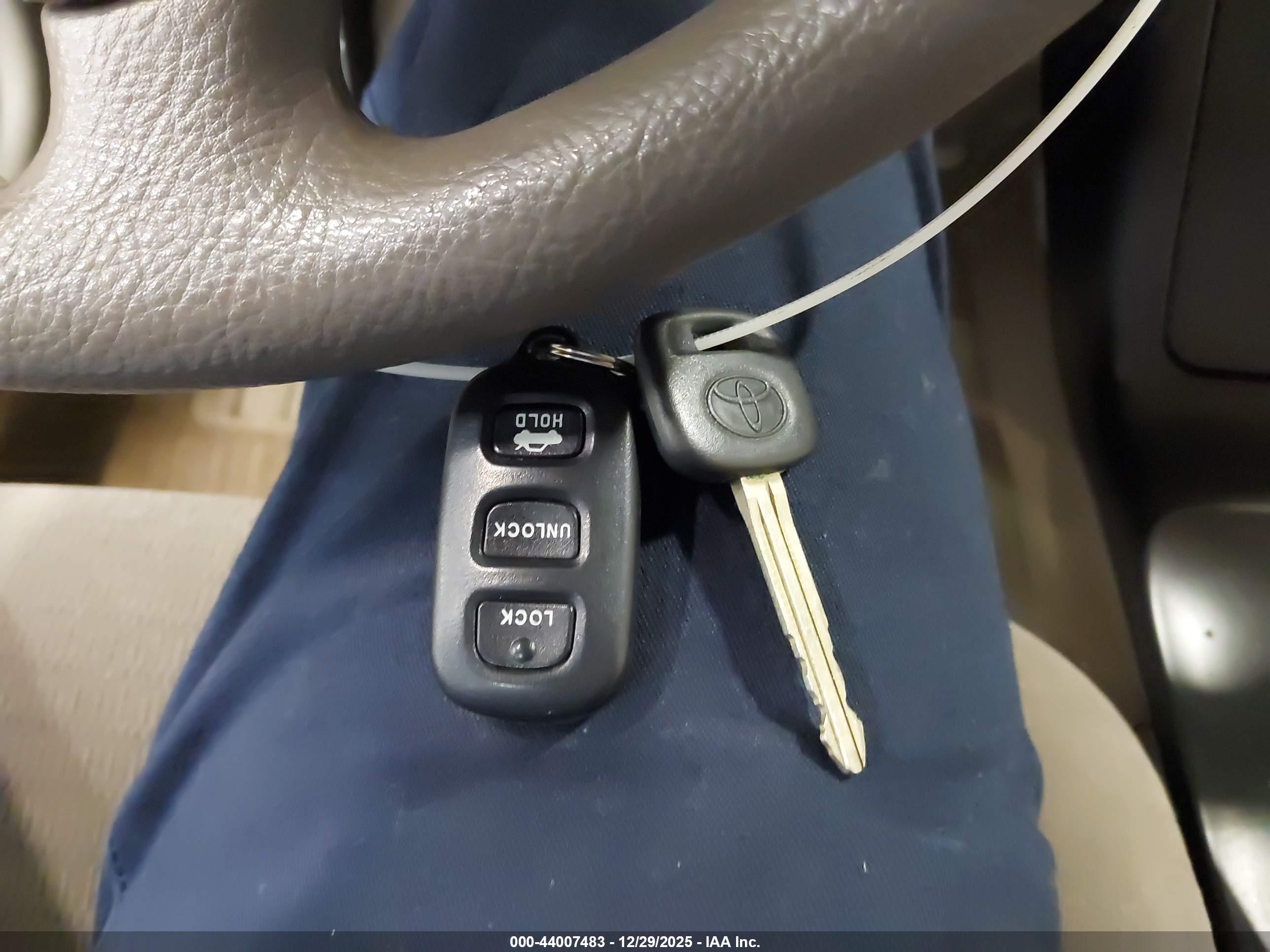 TOYOTA CAMRY image 11