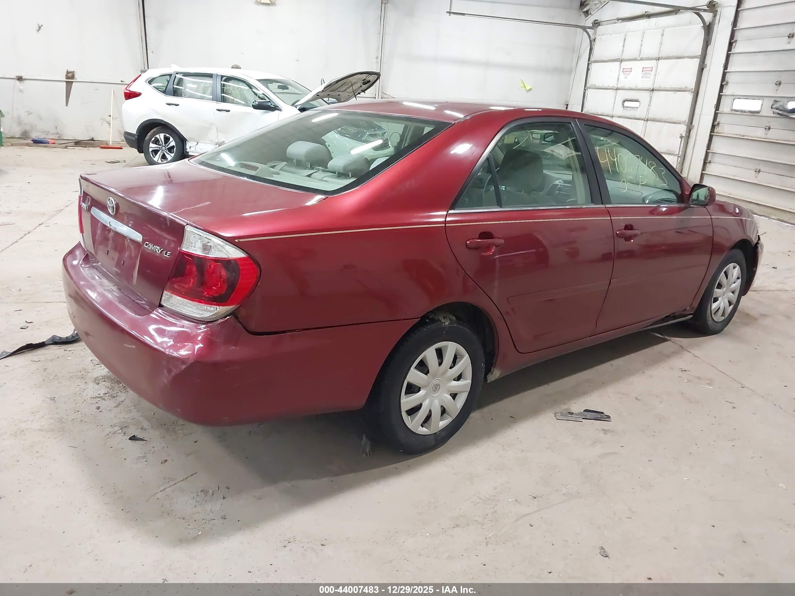 TOYOTA CAMRY image 4