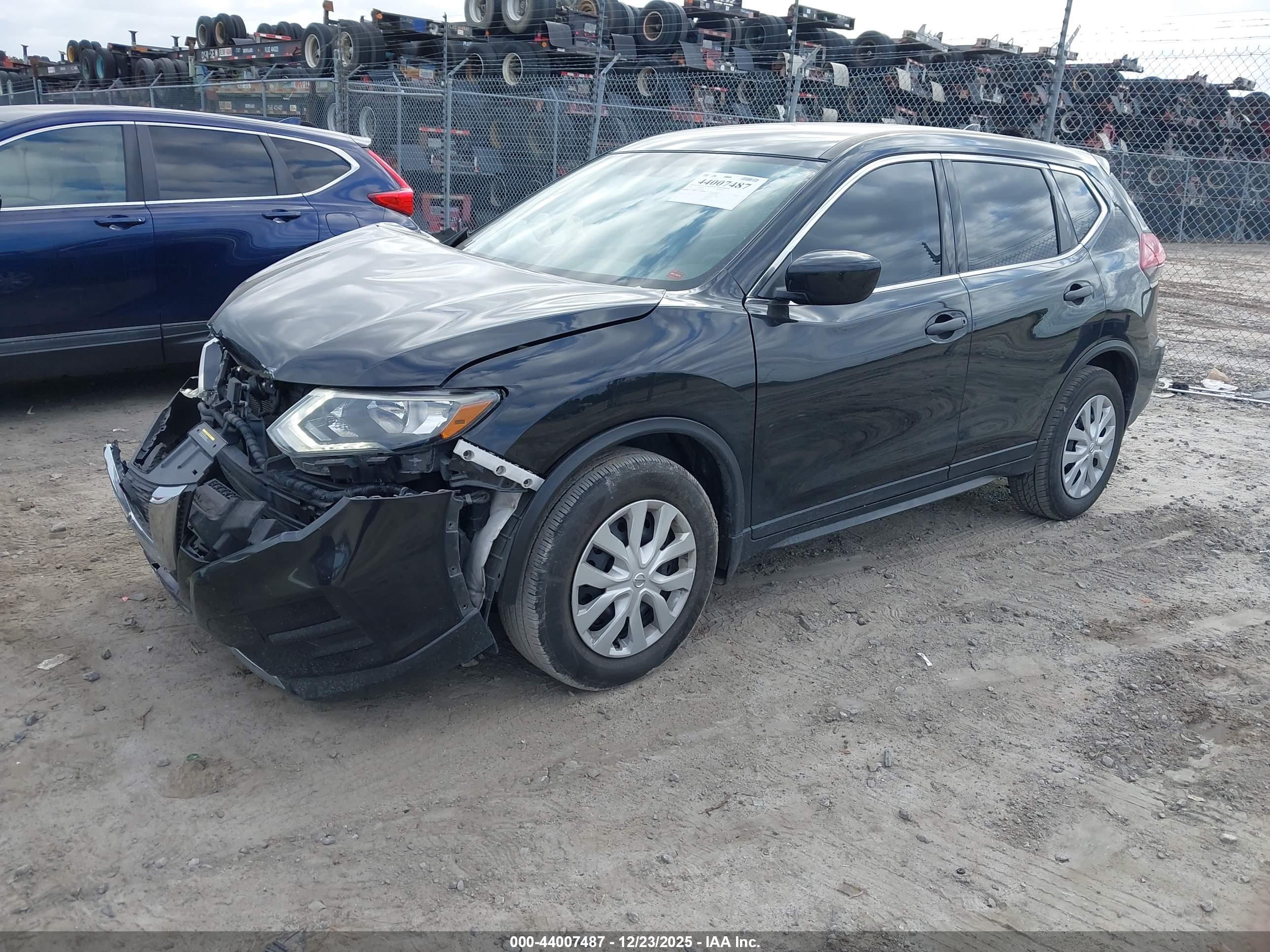 NISSAN ROGUE image 2