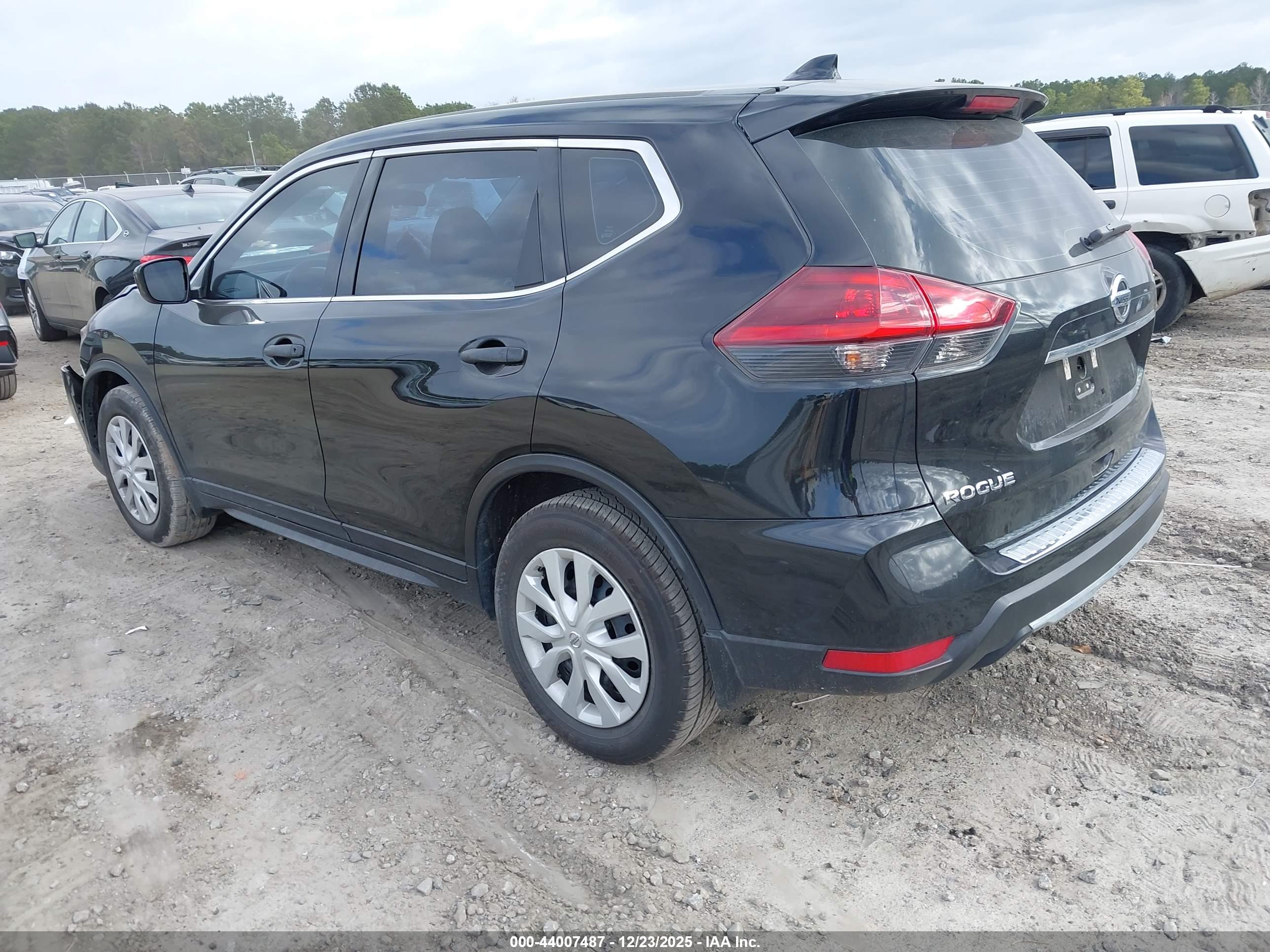 NISSAN ROGUE image 3