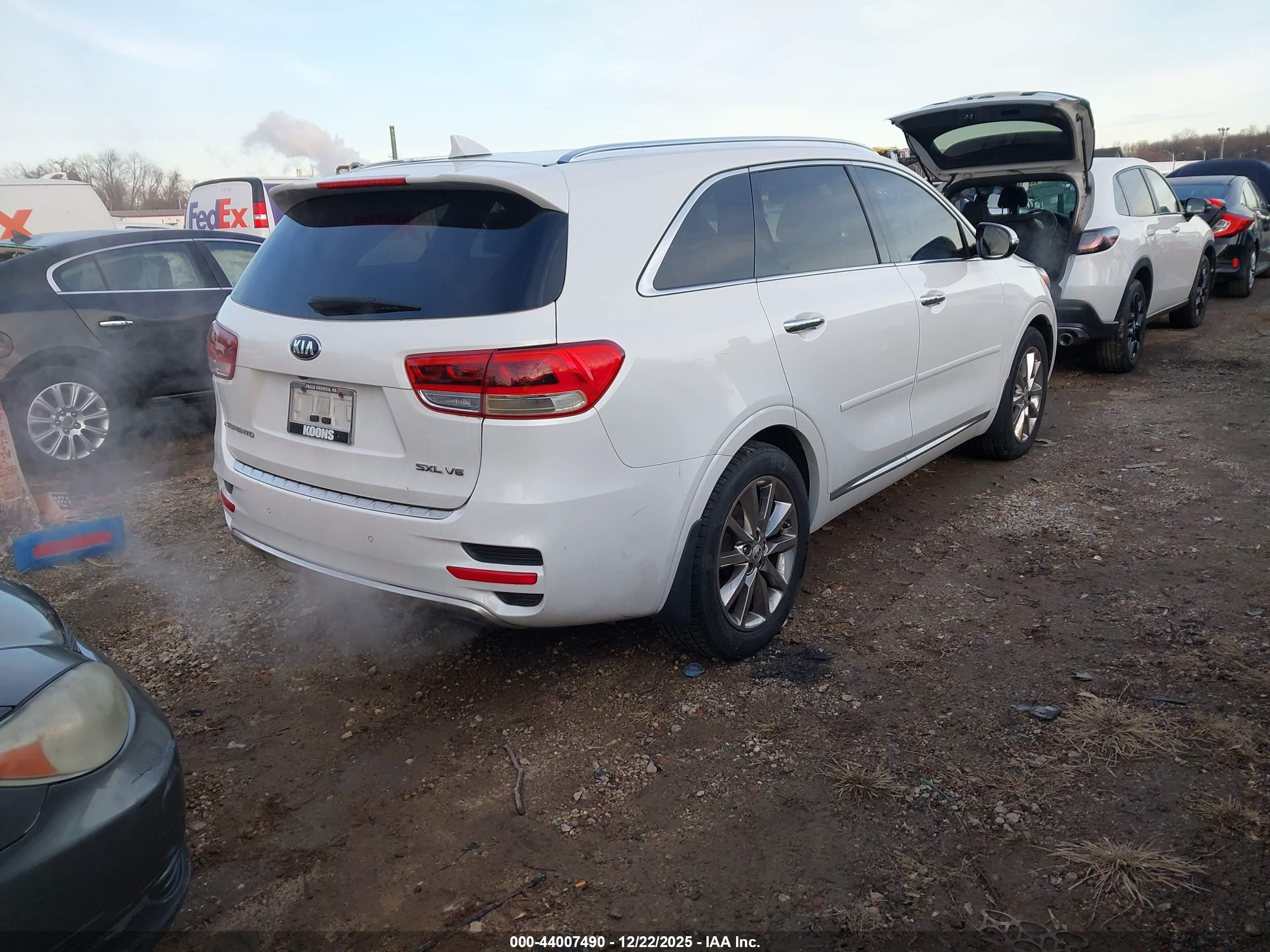 KIA SORENTO image 4