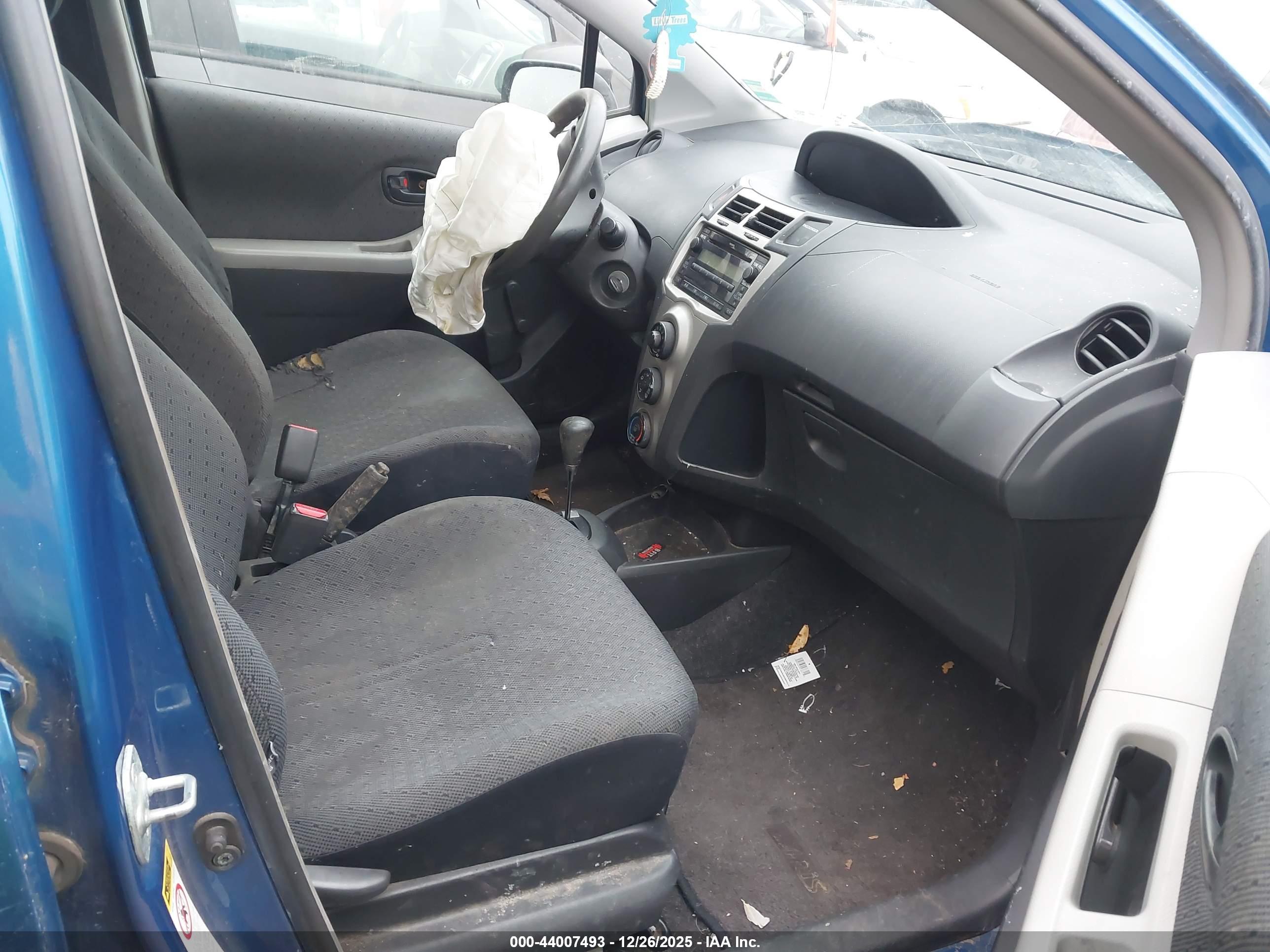 TOYOTA YARIS image 5