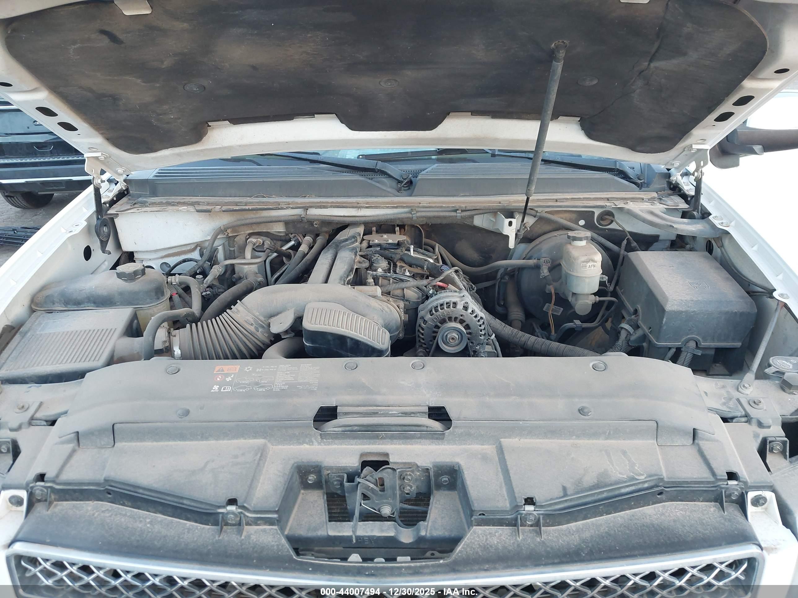 CHEVROLET SUBURBAN image 10