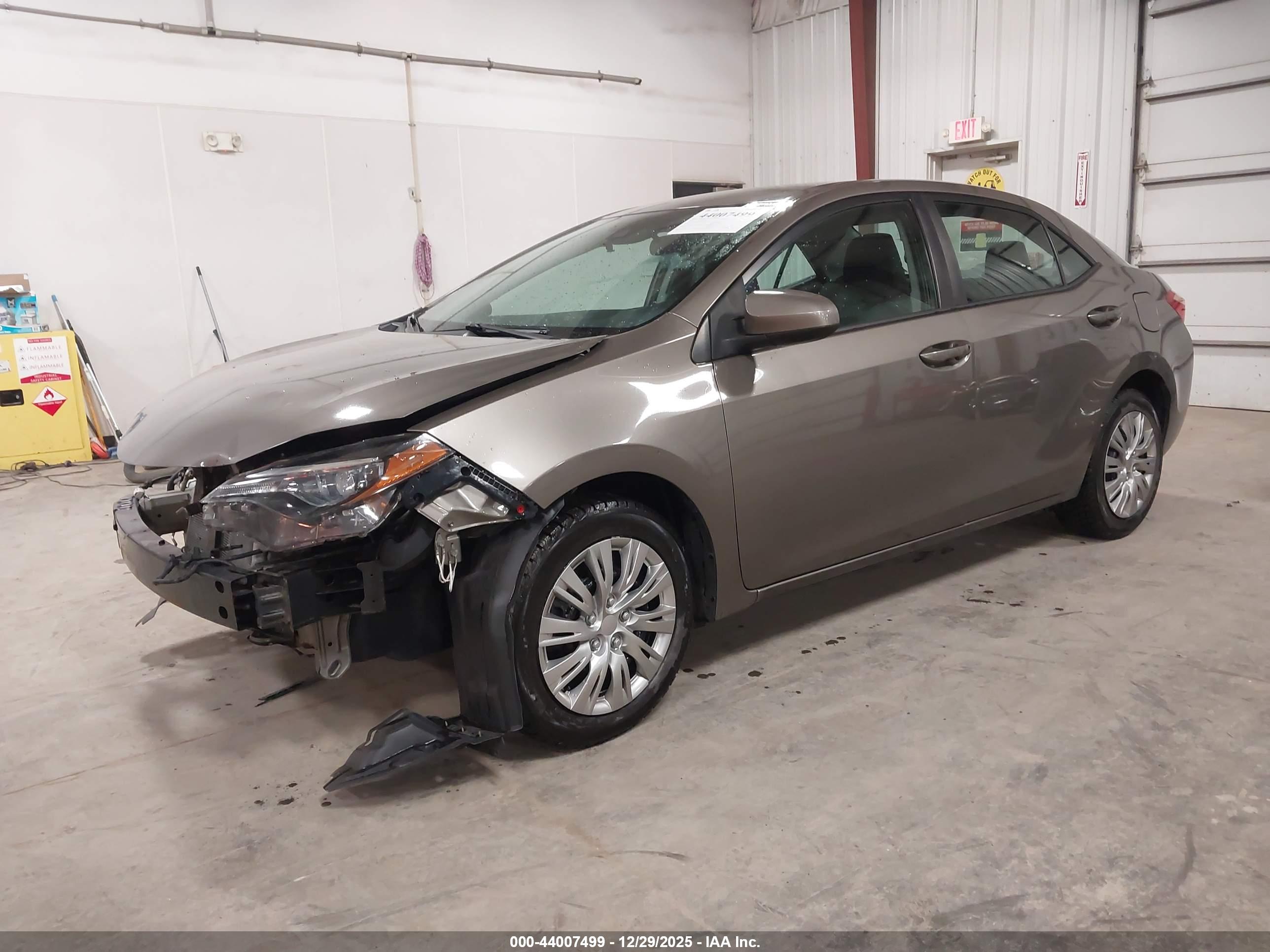 TOYOTA COROLLA image 2