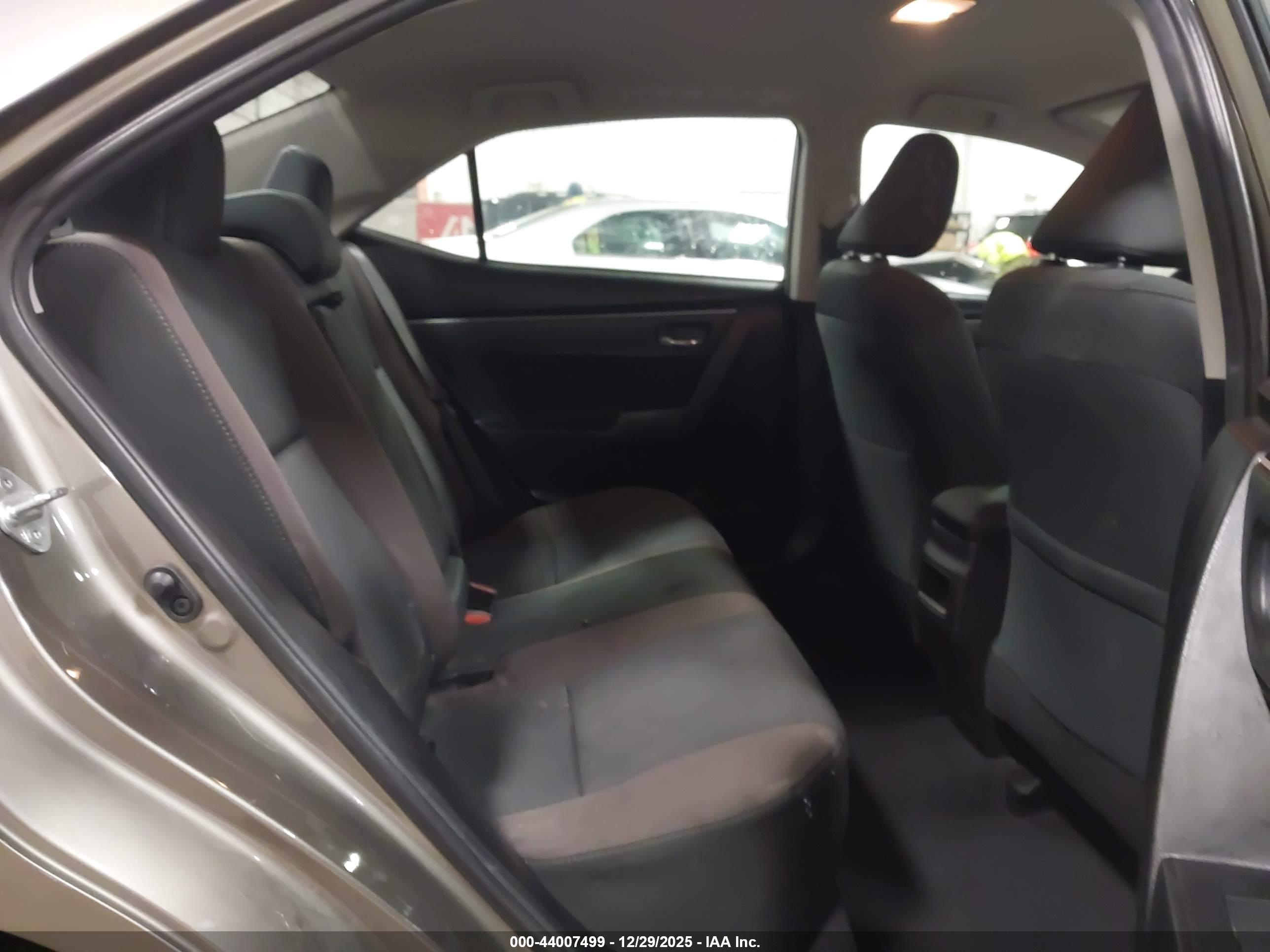 TOYOTA COROLLA image 8