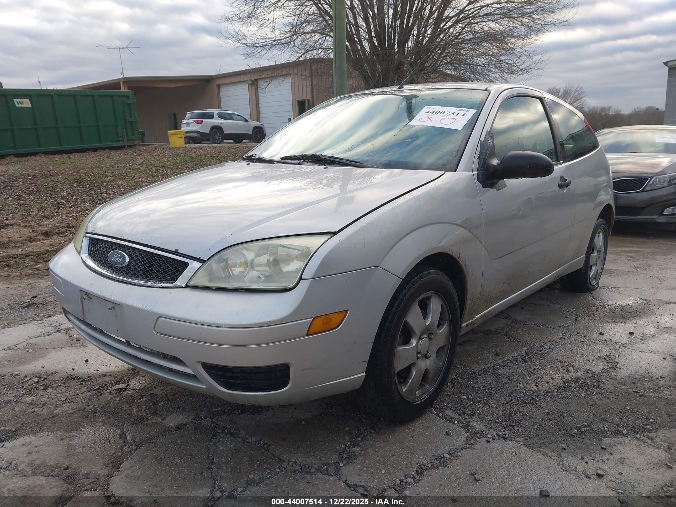 FORD FOCUS image 2