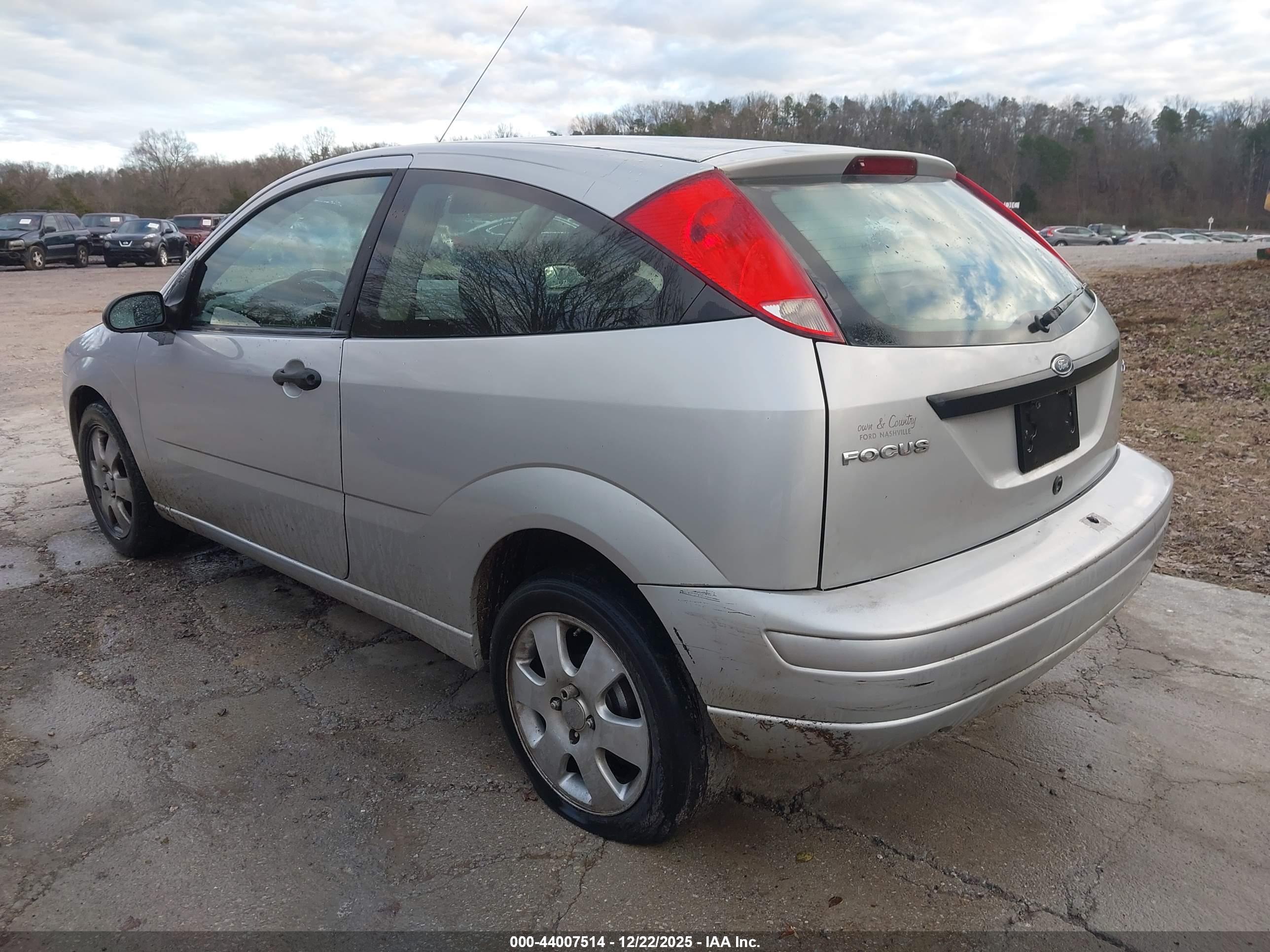 FORD FOCUS image 3