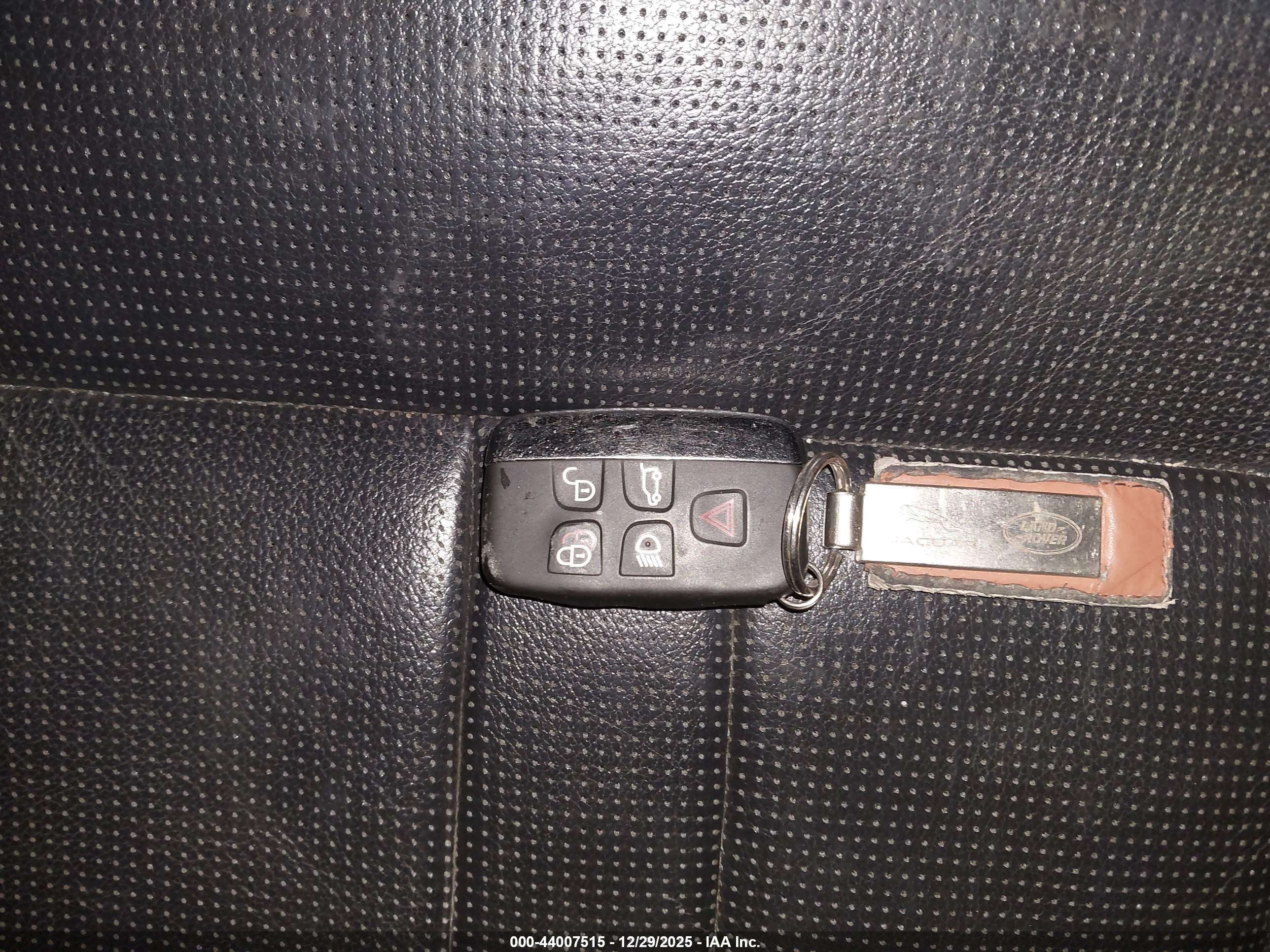 LAND ROVER image 11