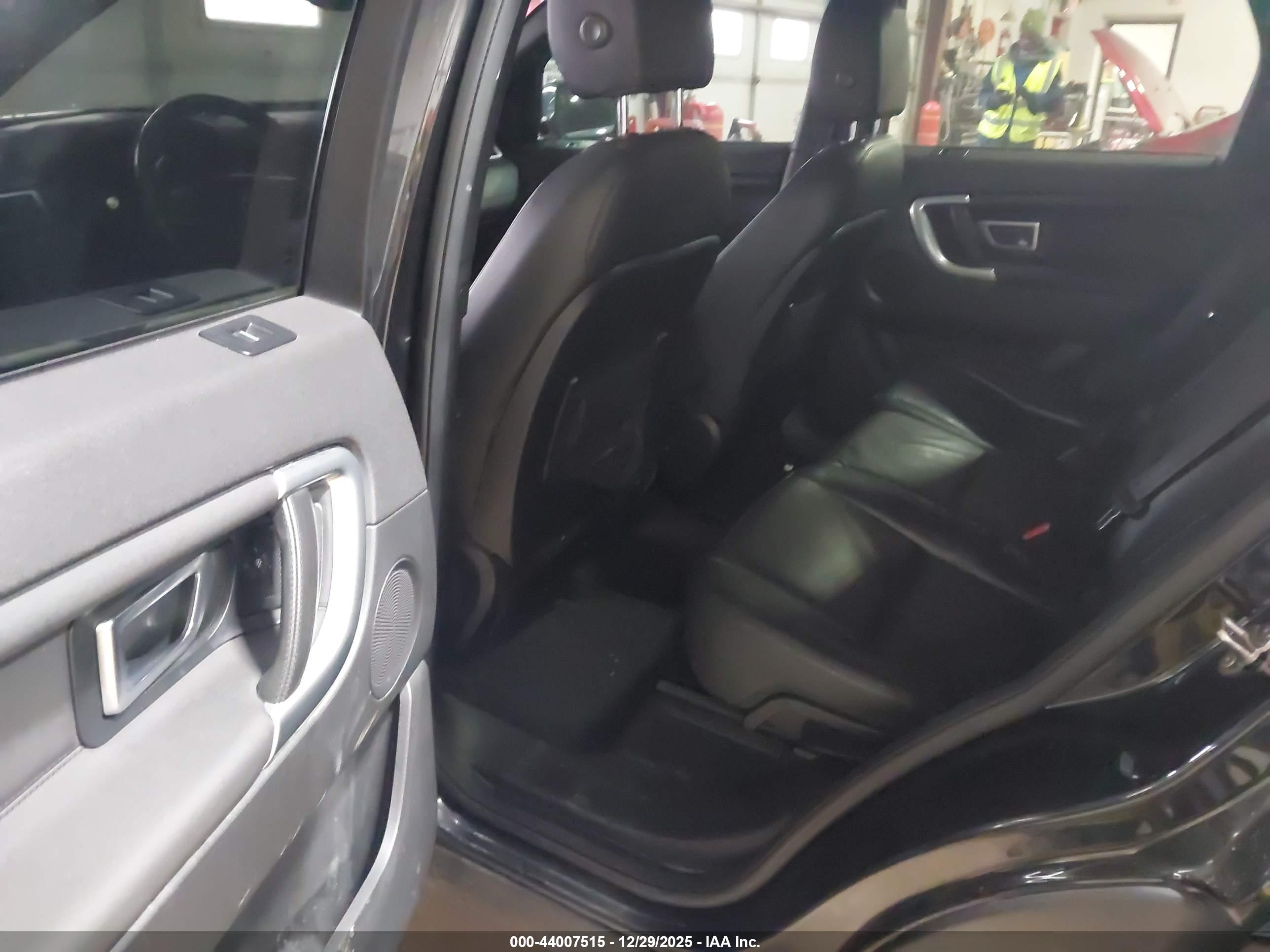 LAND ROVER image 8