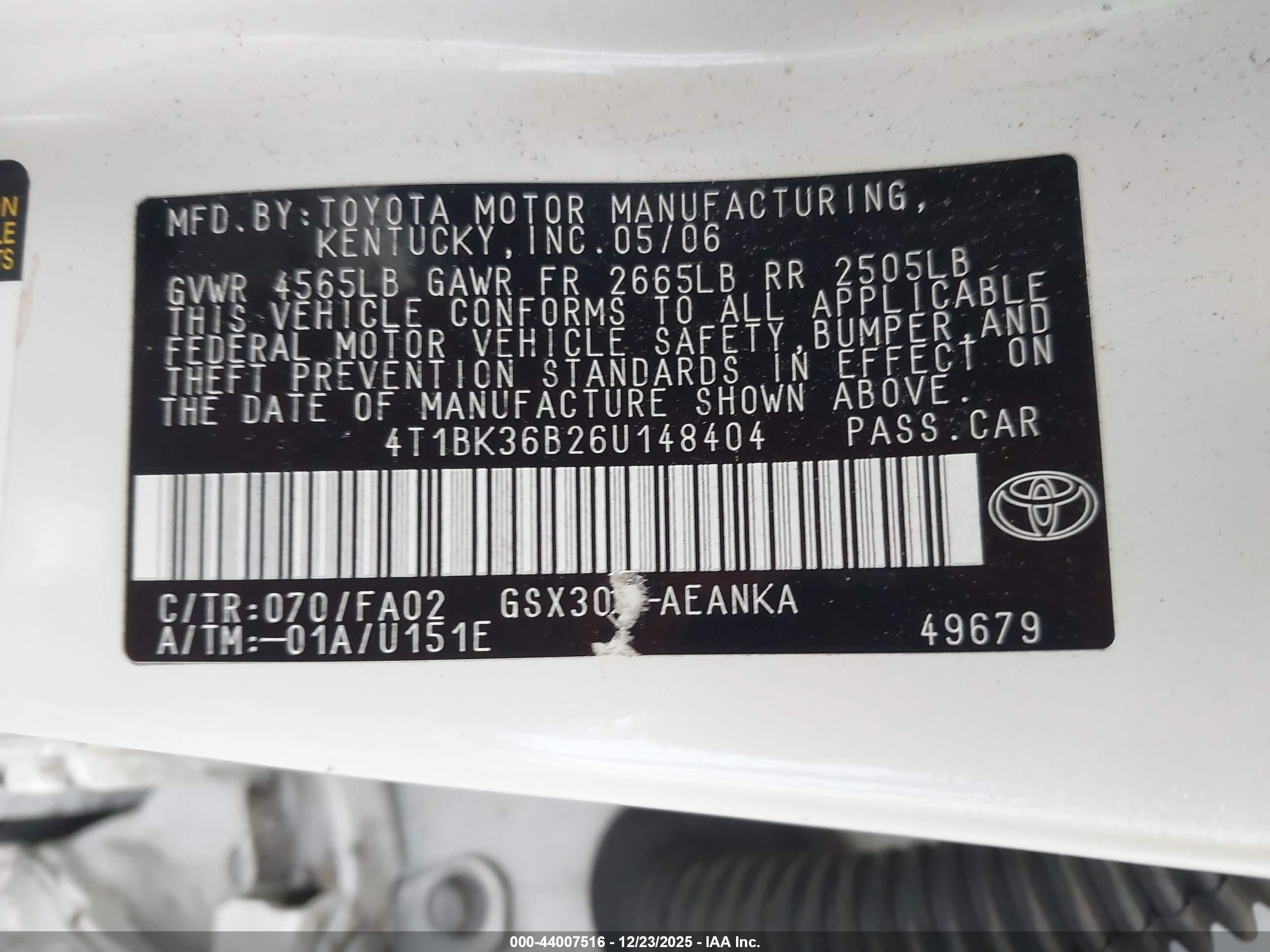 TOYOTA AVALON image 9