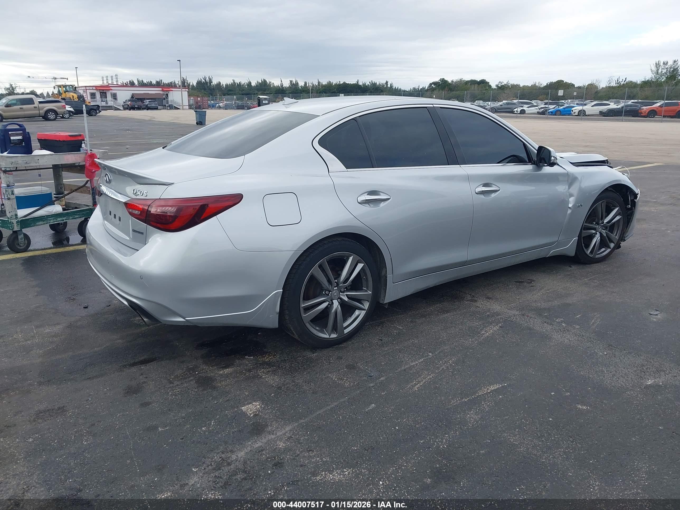 INFINITI Q50 image 4