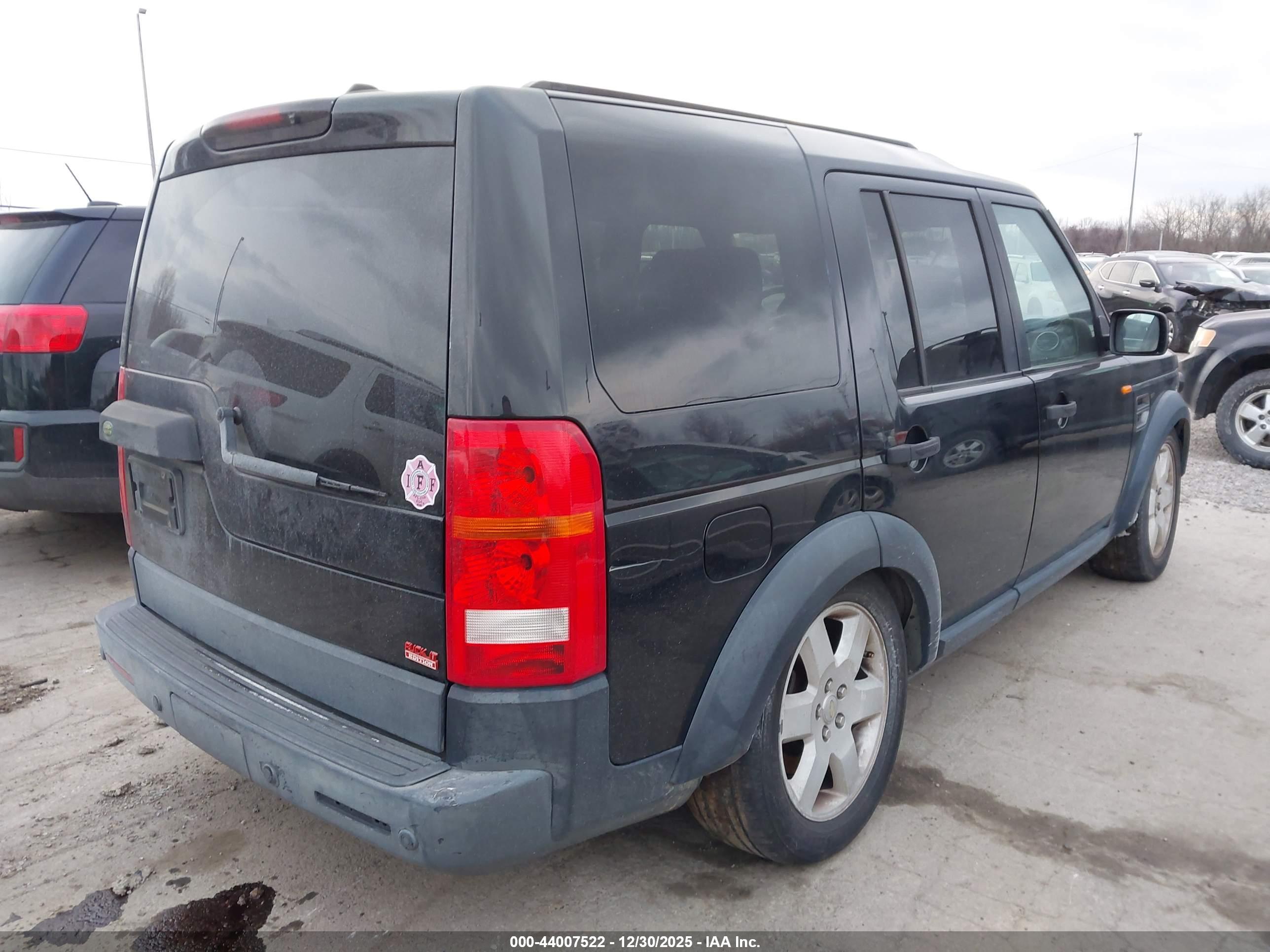 LAND ROVER image 4