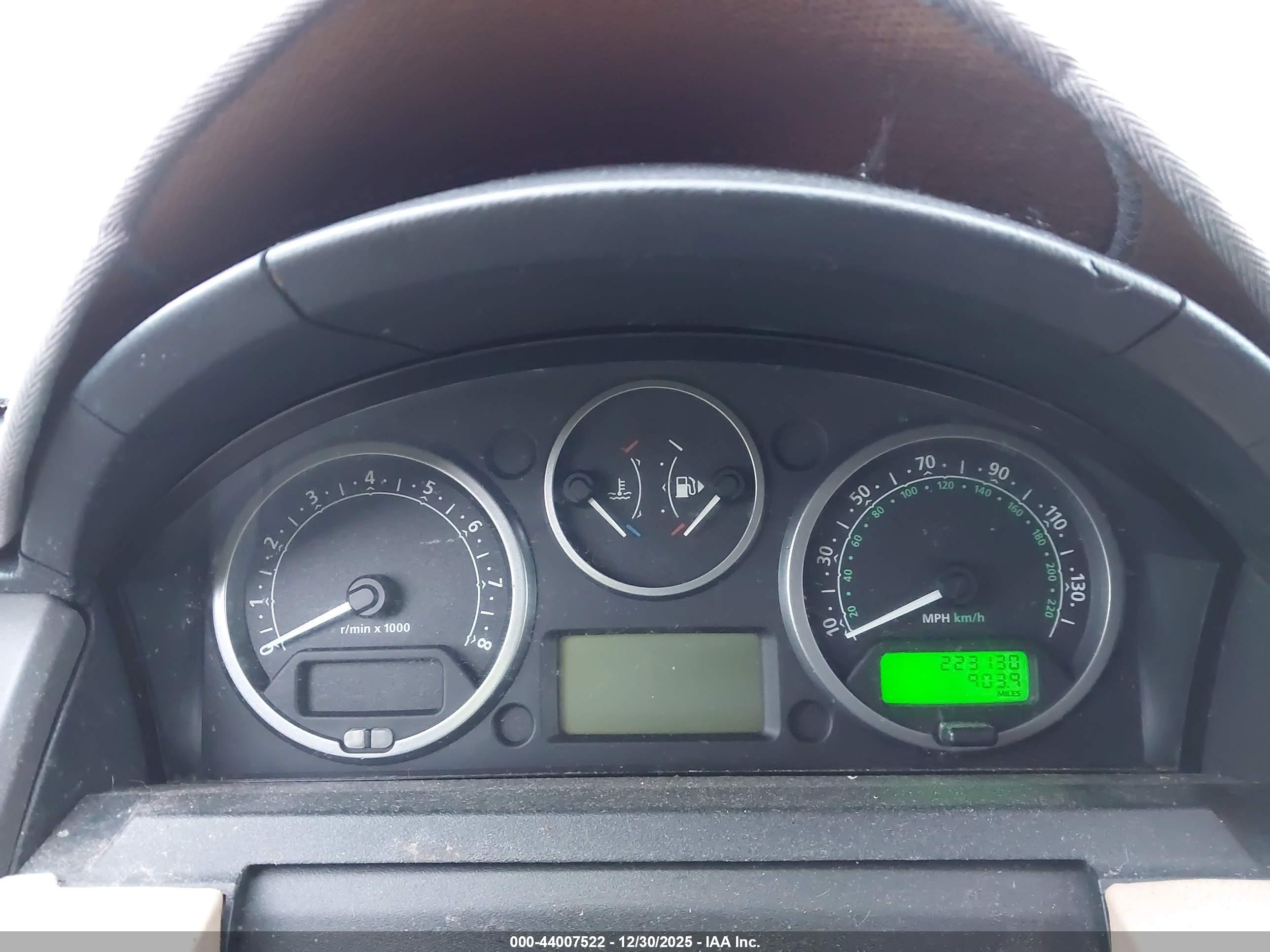 LAND ROVER image 7