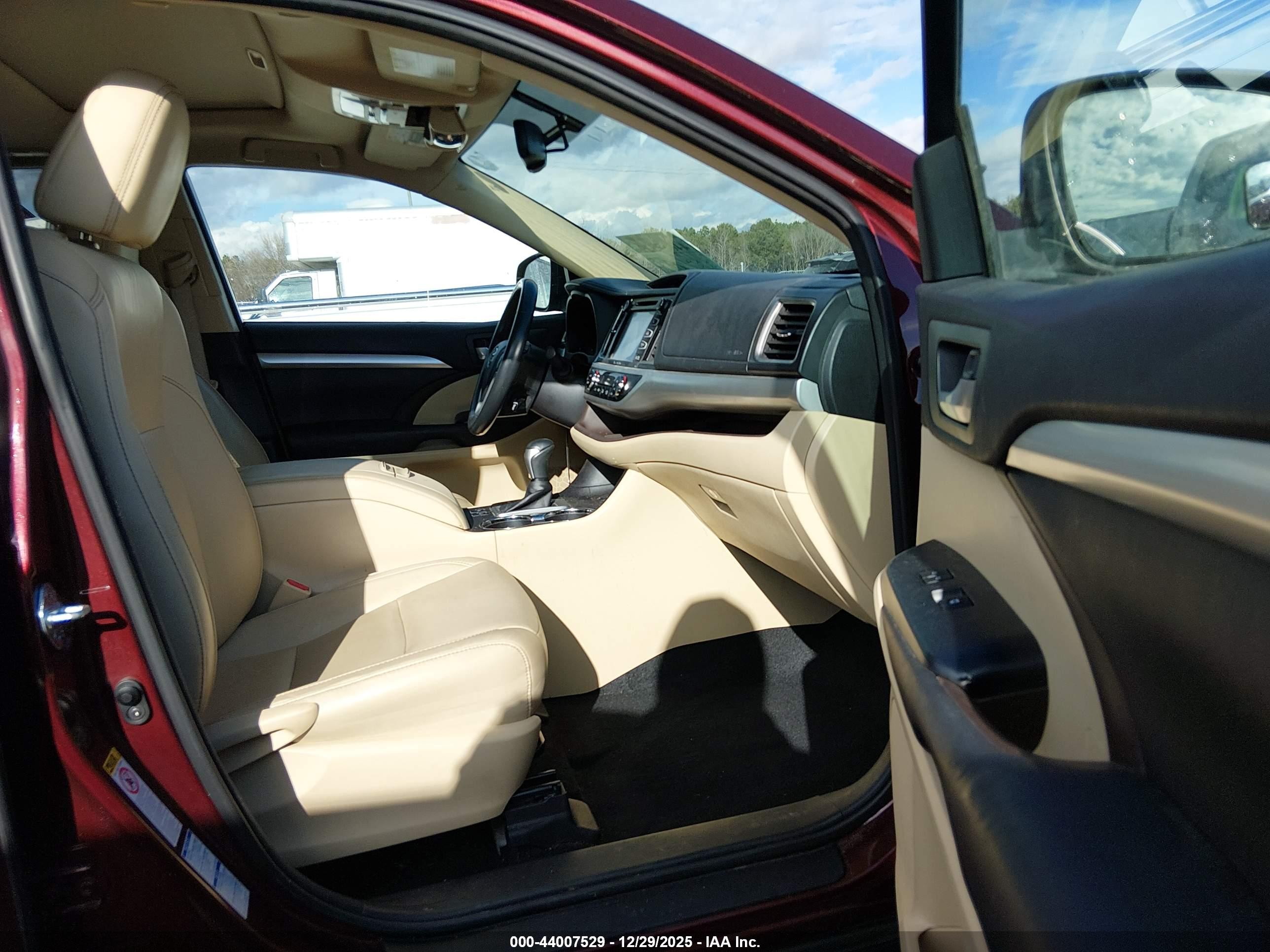 TOYOTA HIGHLANDER image 5