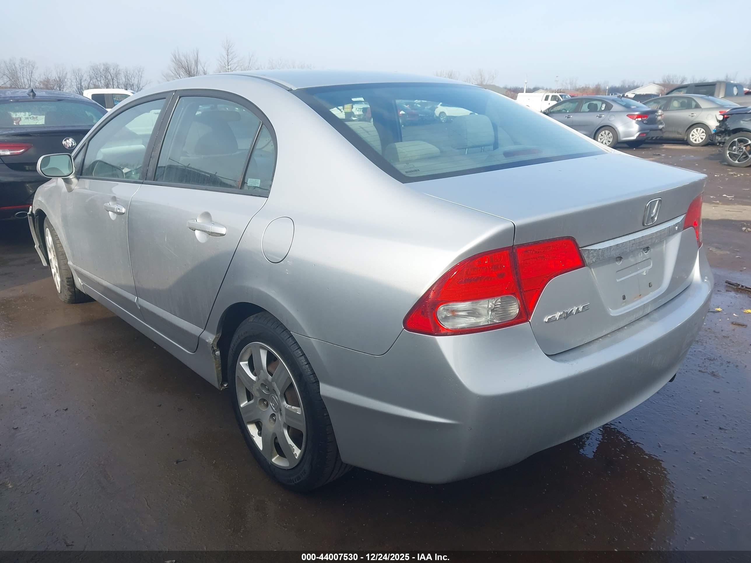HONDA CIVIC image 3