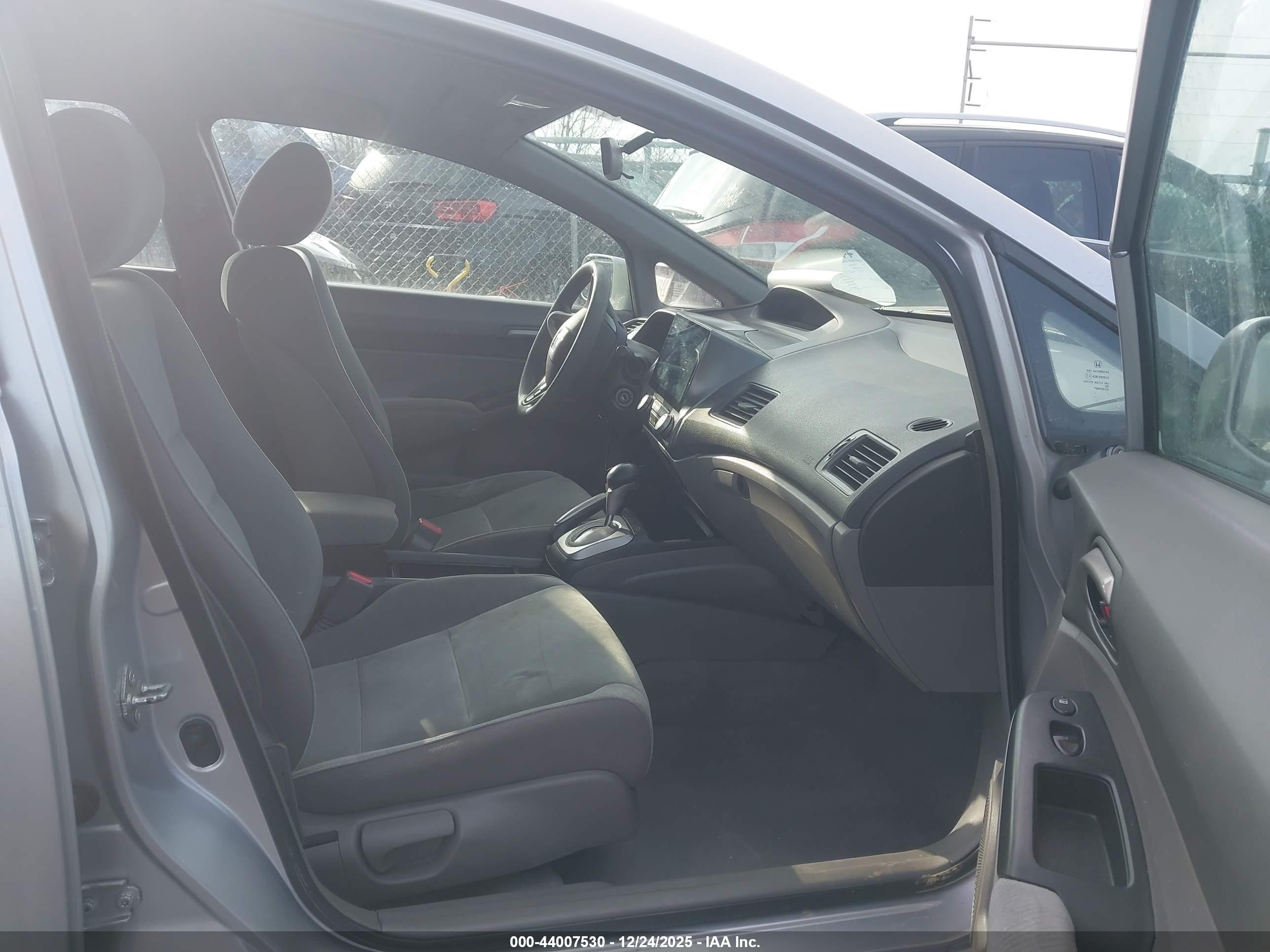 HONDA CIVIC image 5