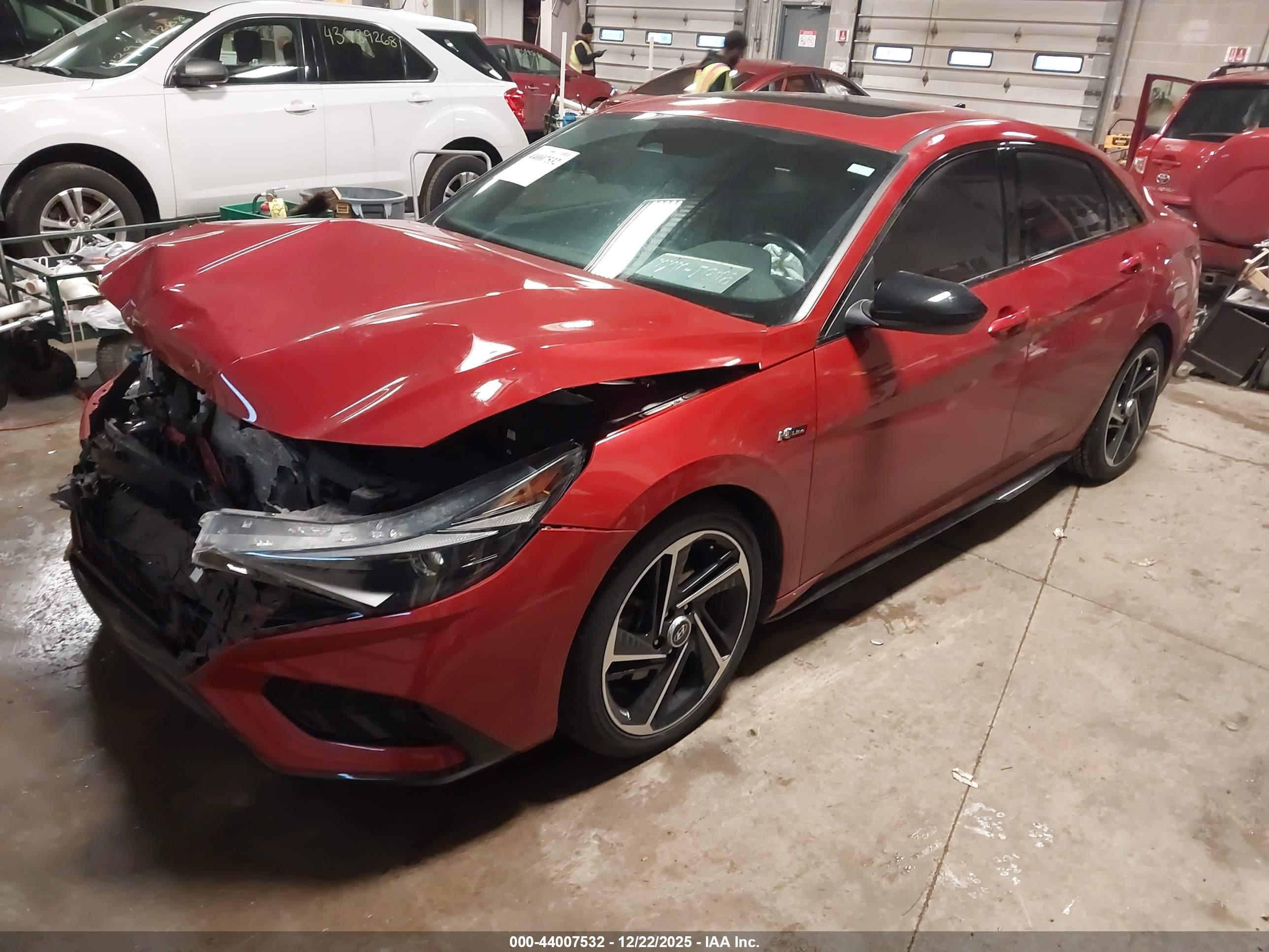 HYUNDAI ELANTRA image 2