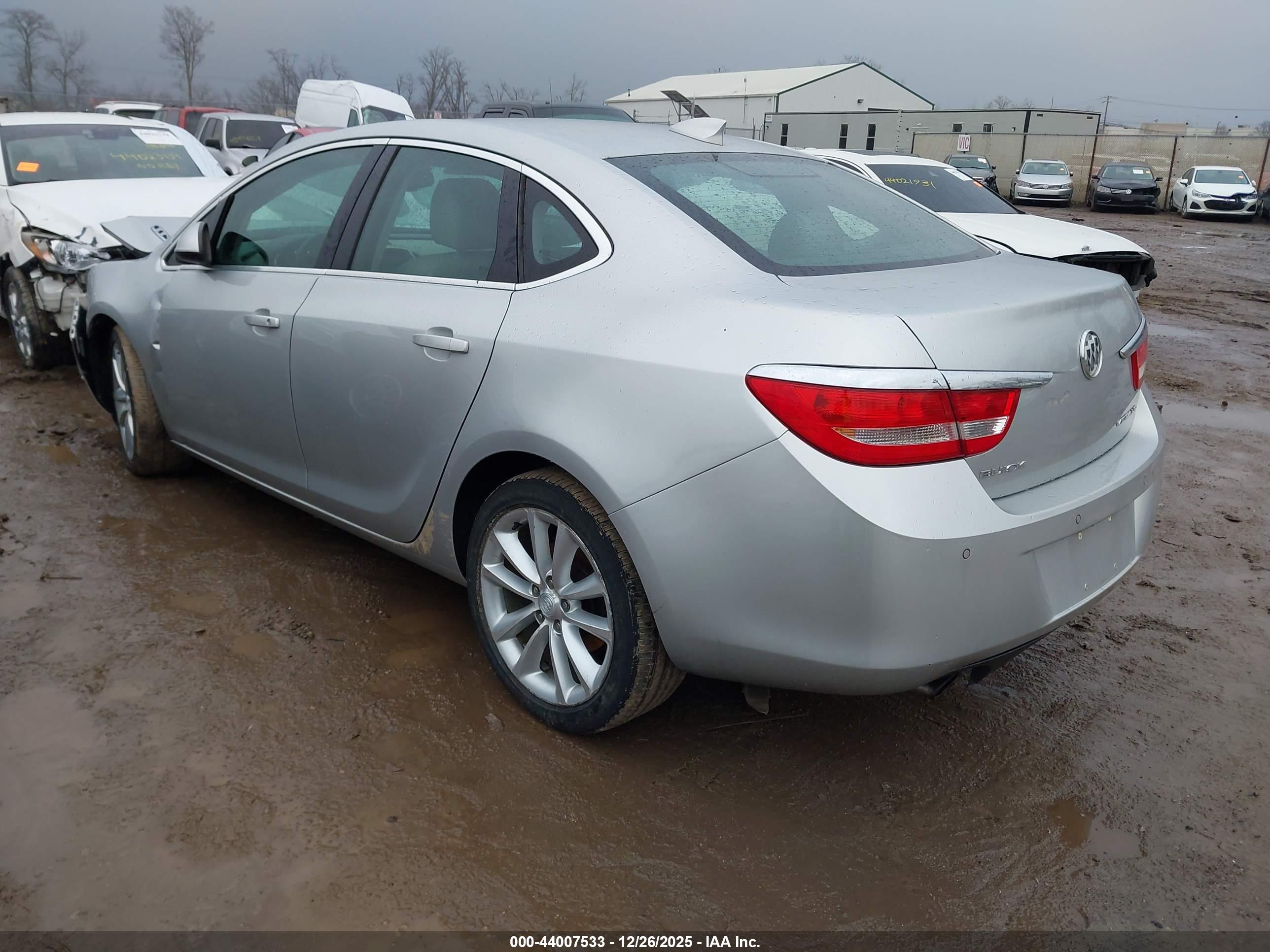 BUICK VERANO image 3