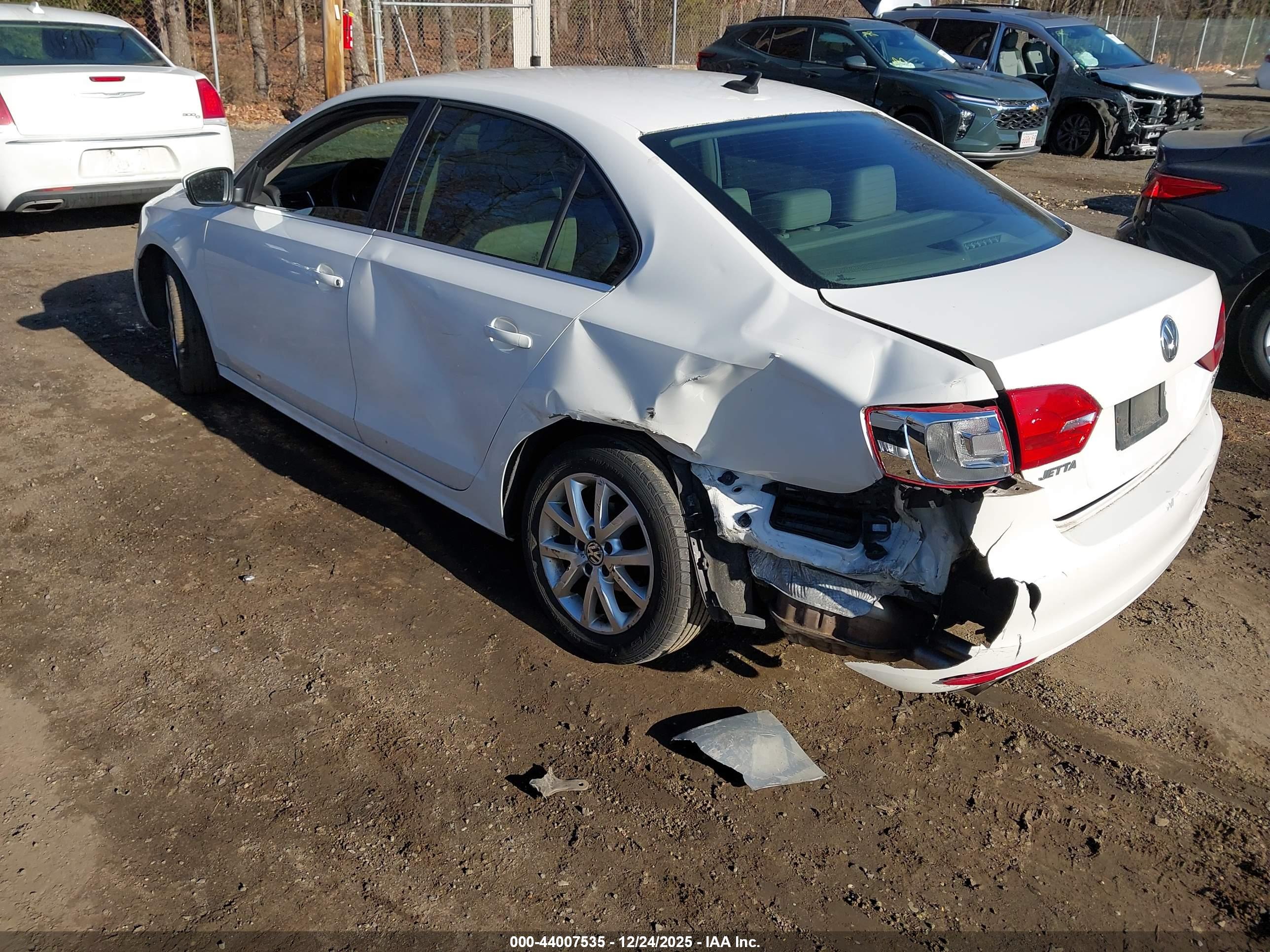 VOLKSWAGEN JETTA image 3