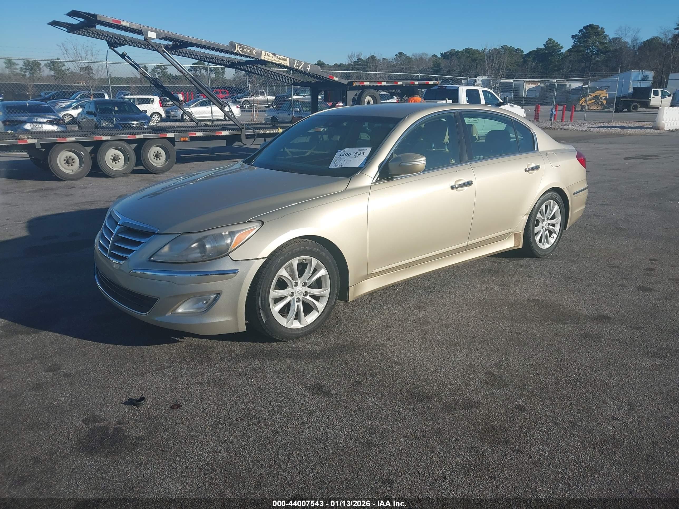 HYUNDAI GENESIS image 2