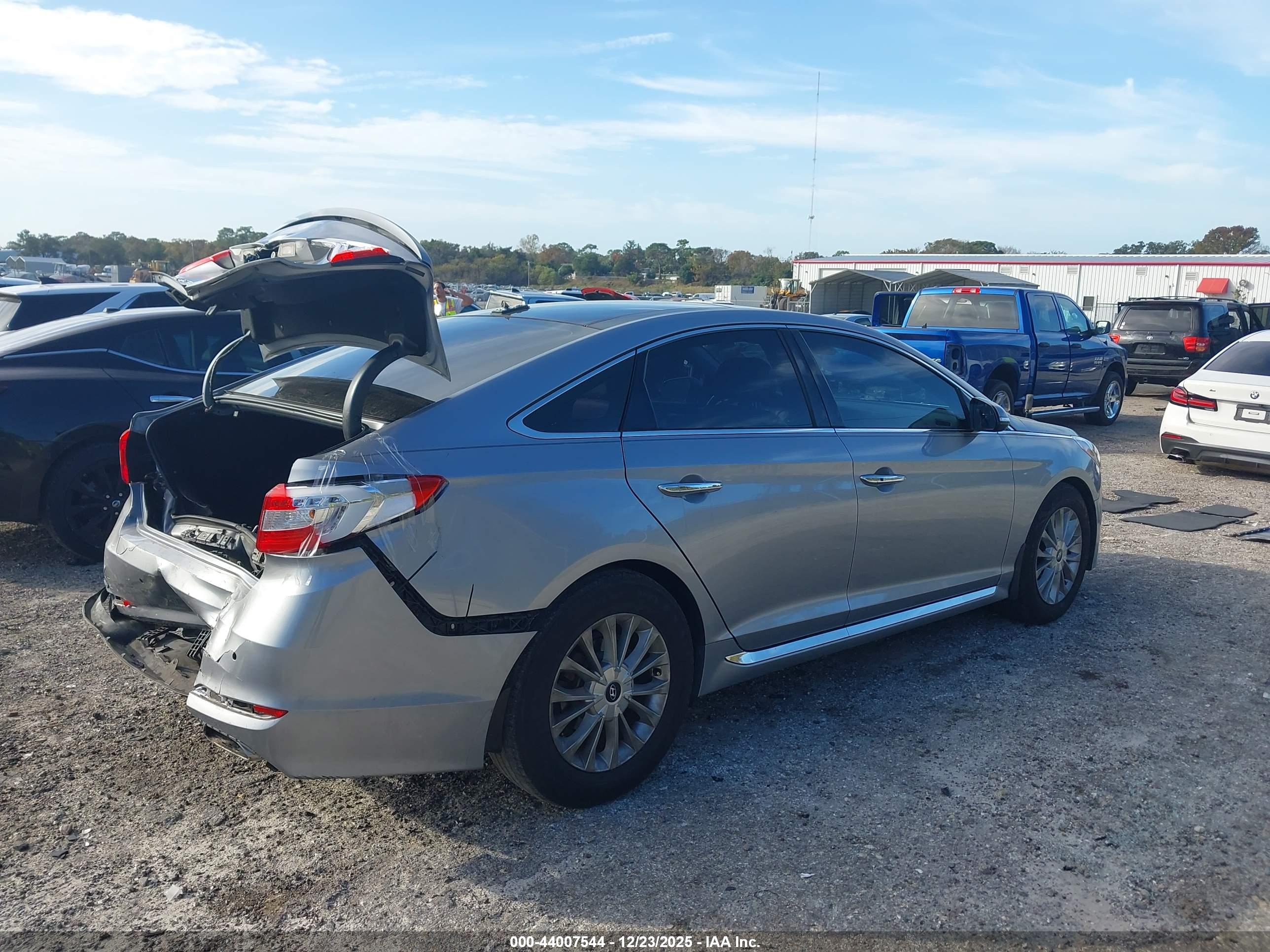 HYUNDAI SONATA image 4