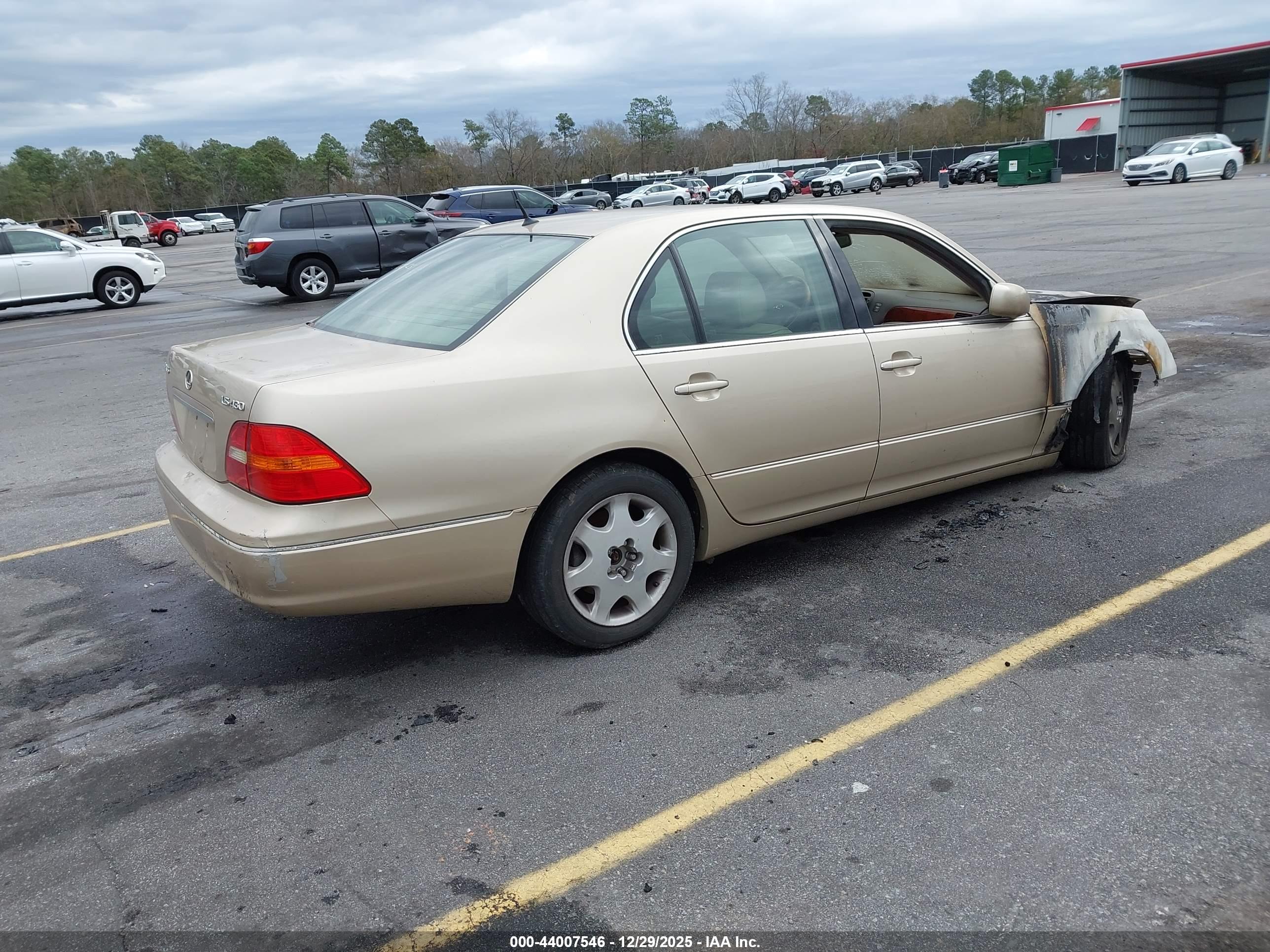 LEXUS LS image 4