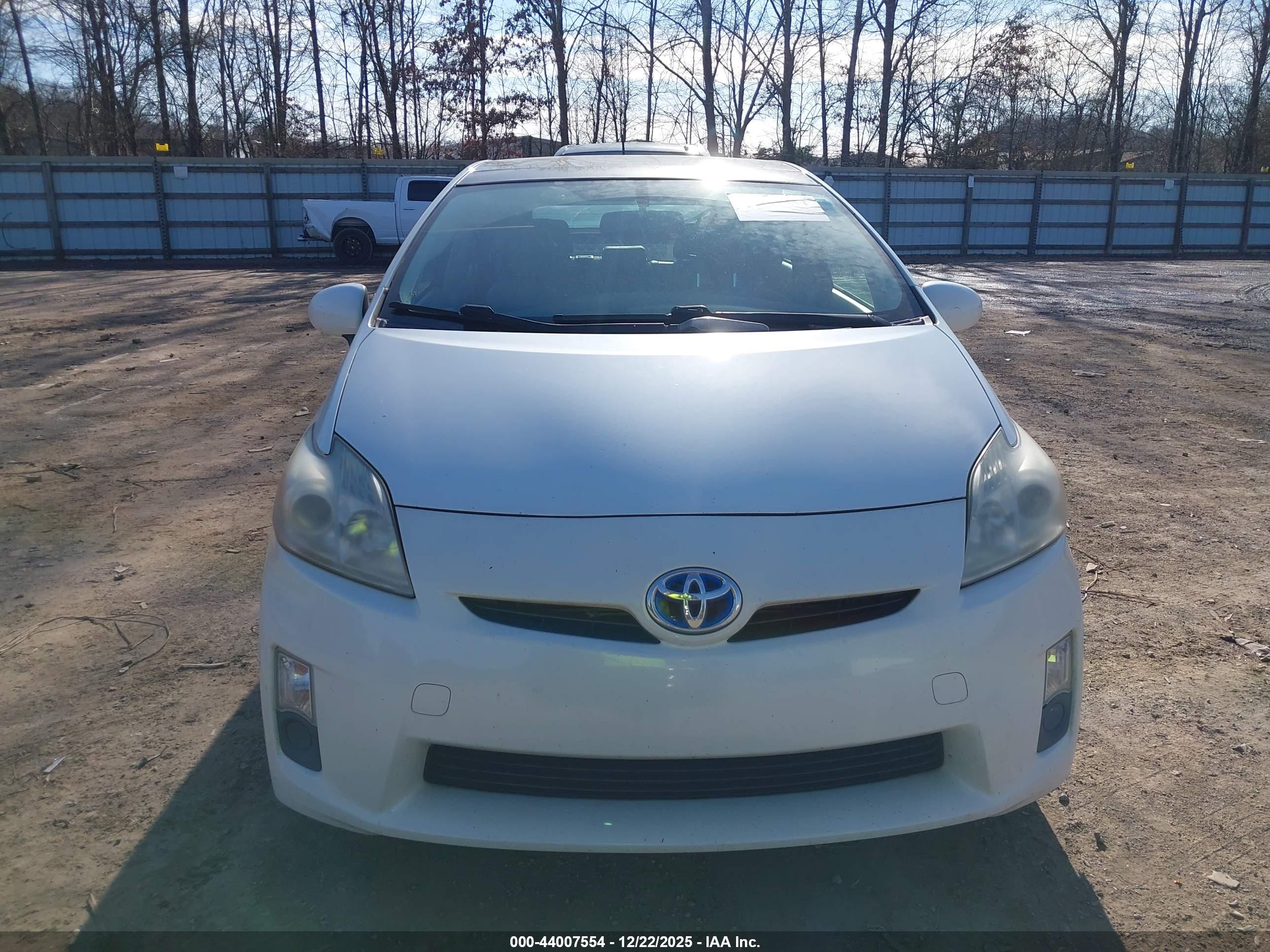 TOYOTA PRIUS image 6