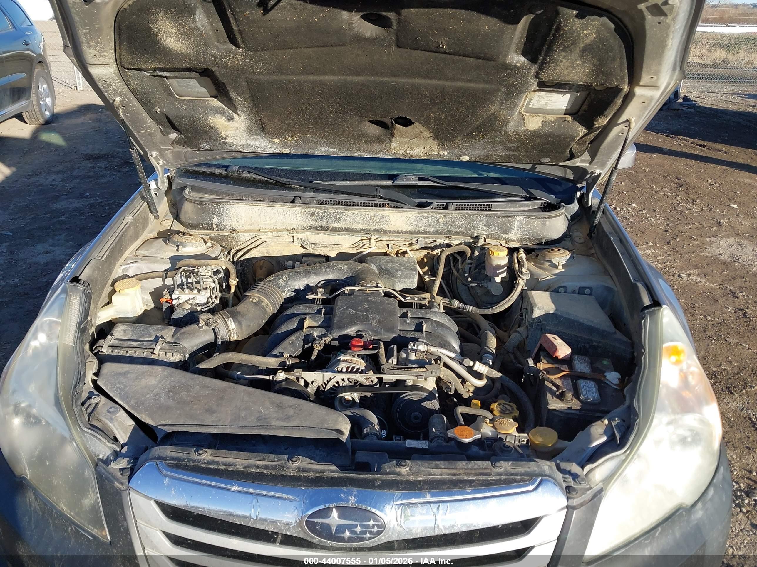 SUBARU OUTBACK image 10