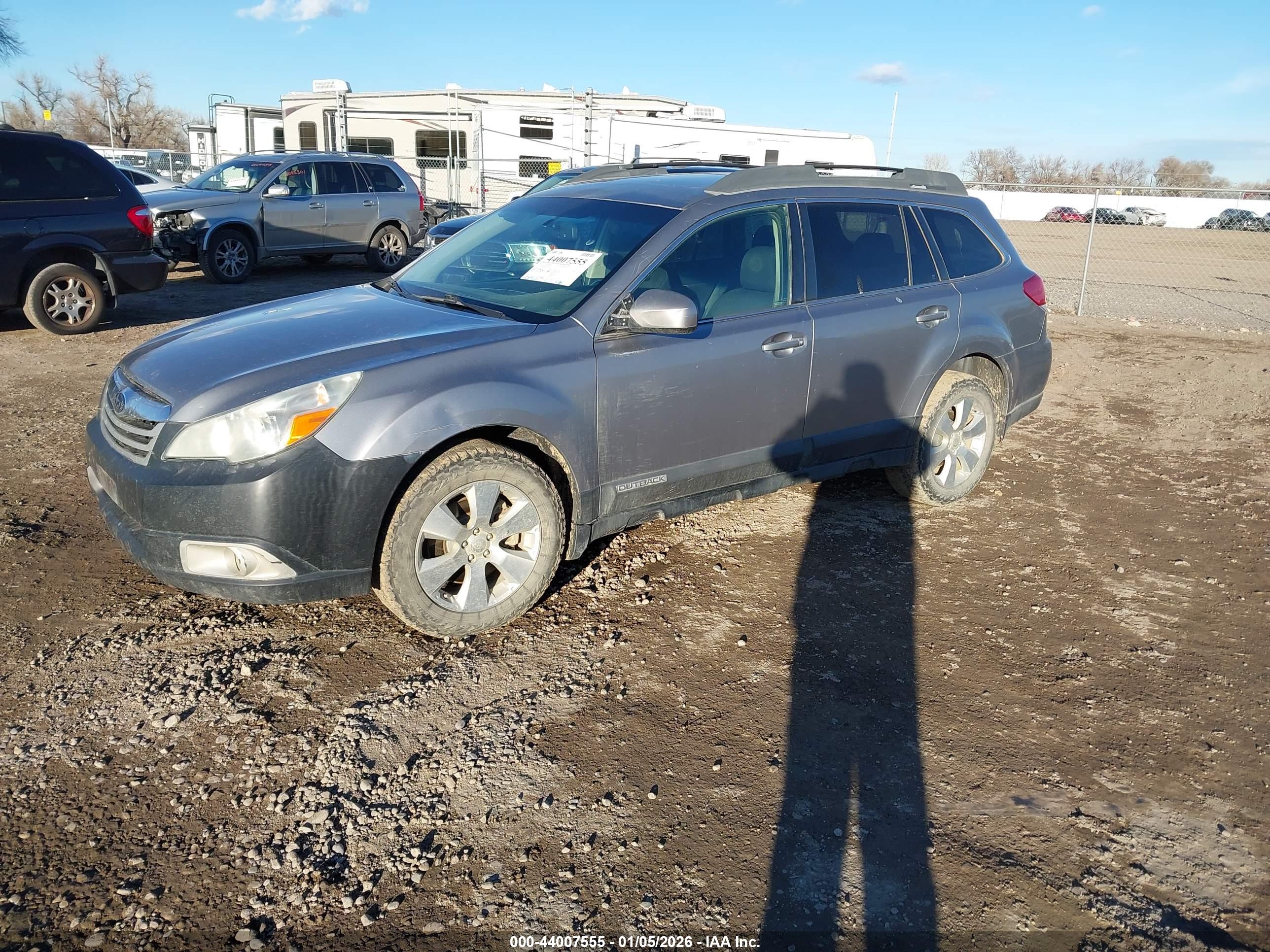 SUBARU OUTBACK image 2
