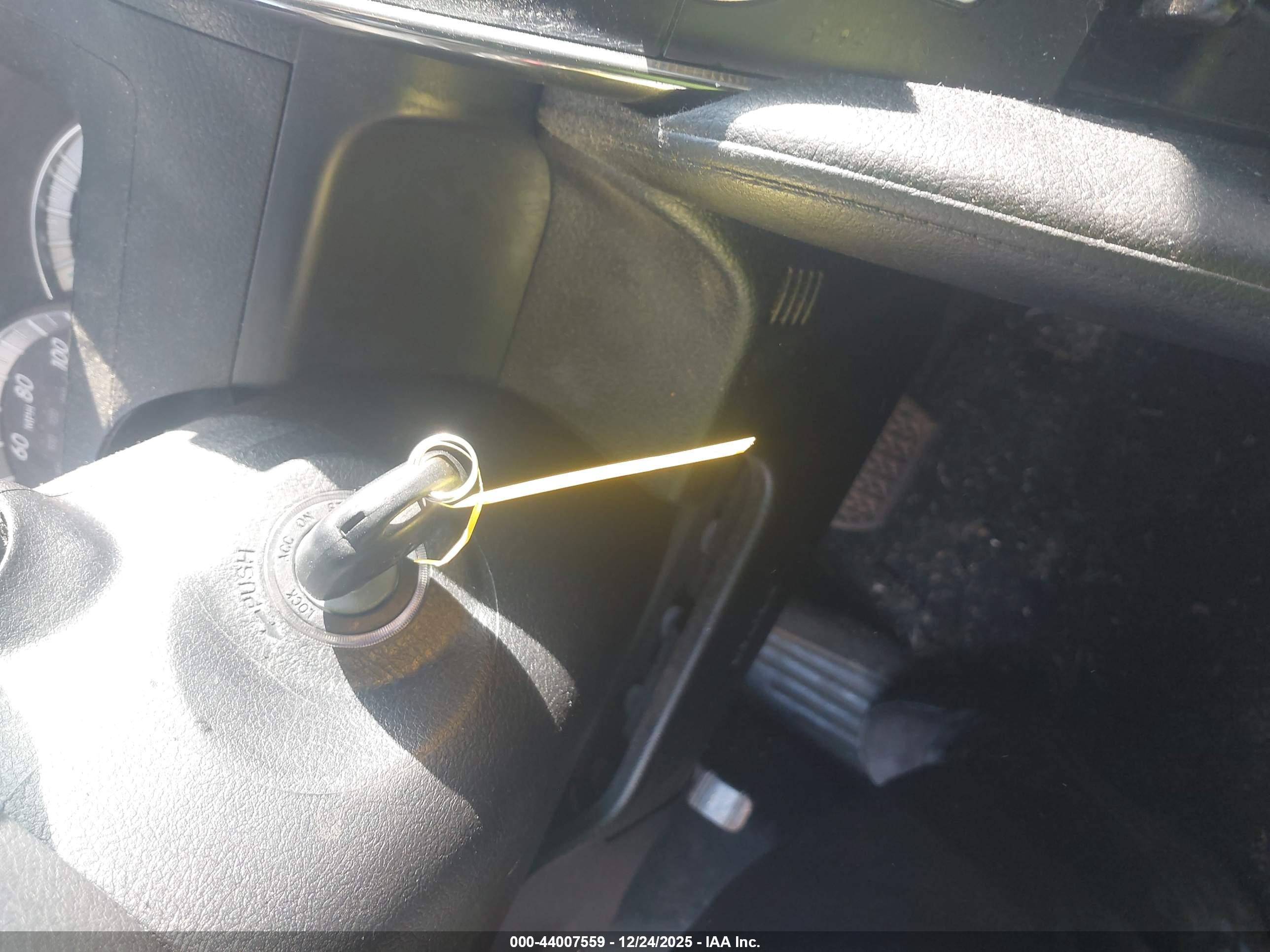 TOYOTA CAMRY image 11