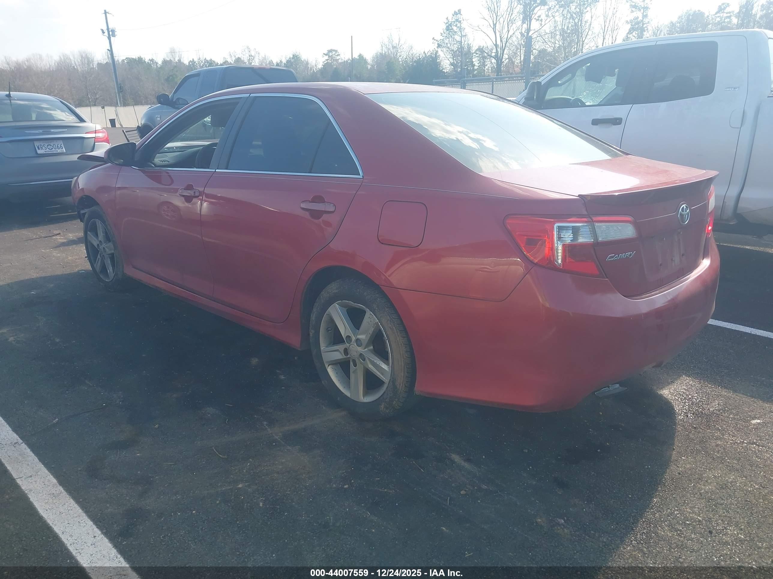 TOYOTA CAMRY image 3