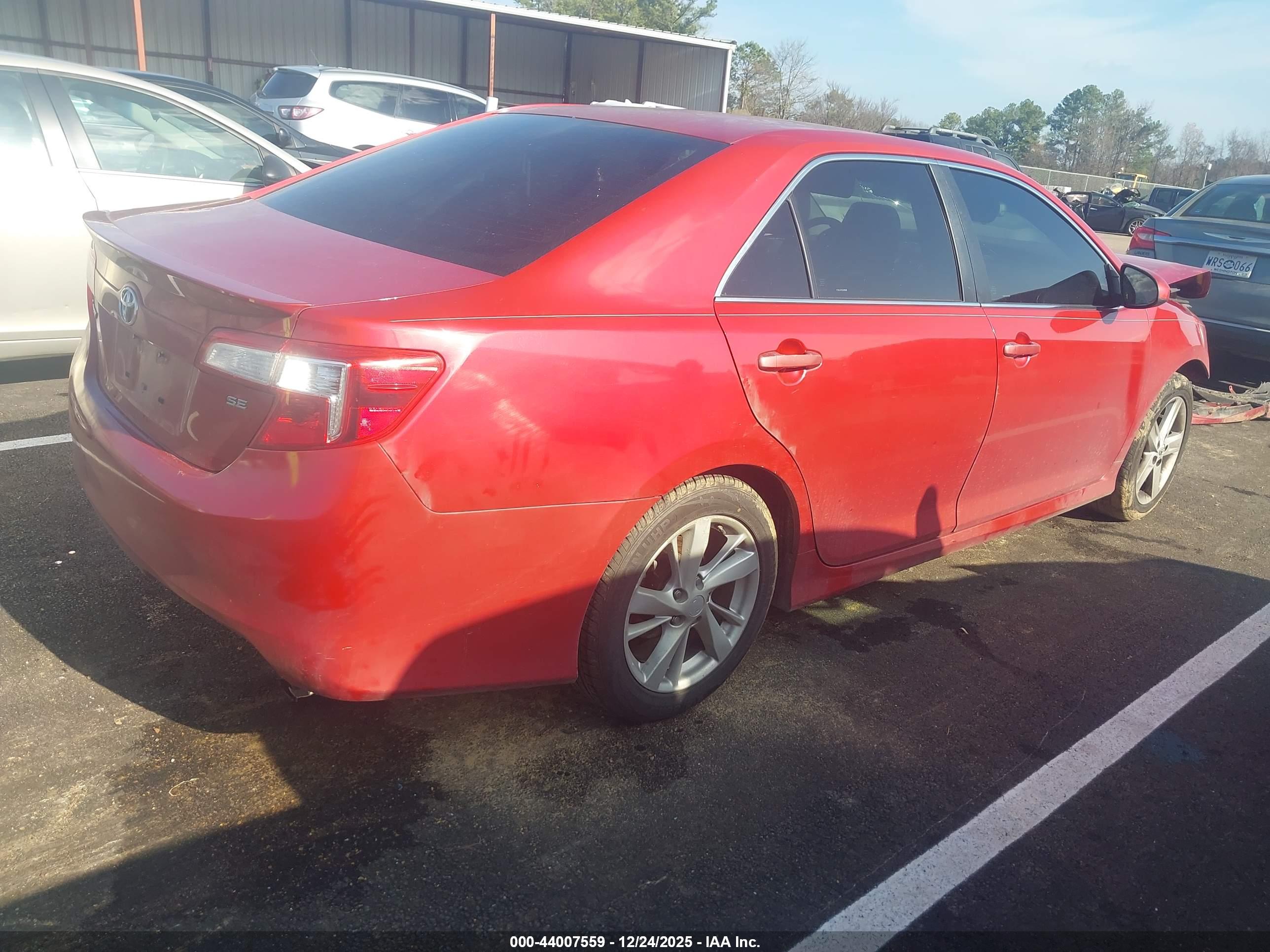 TOYOTA CAMRY image 4