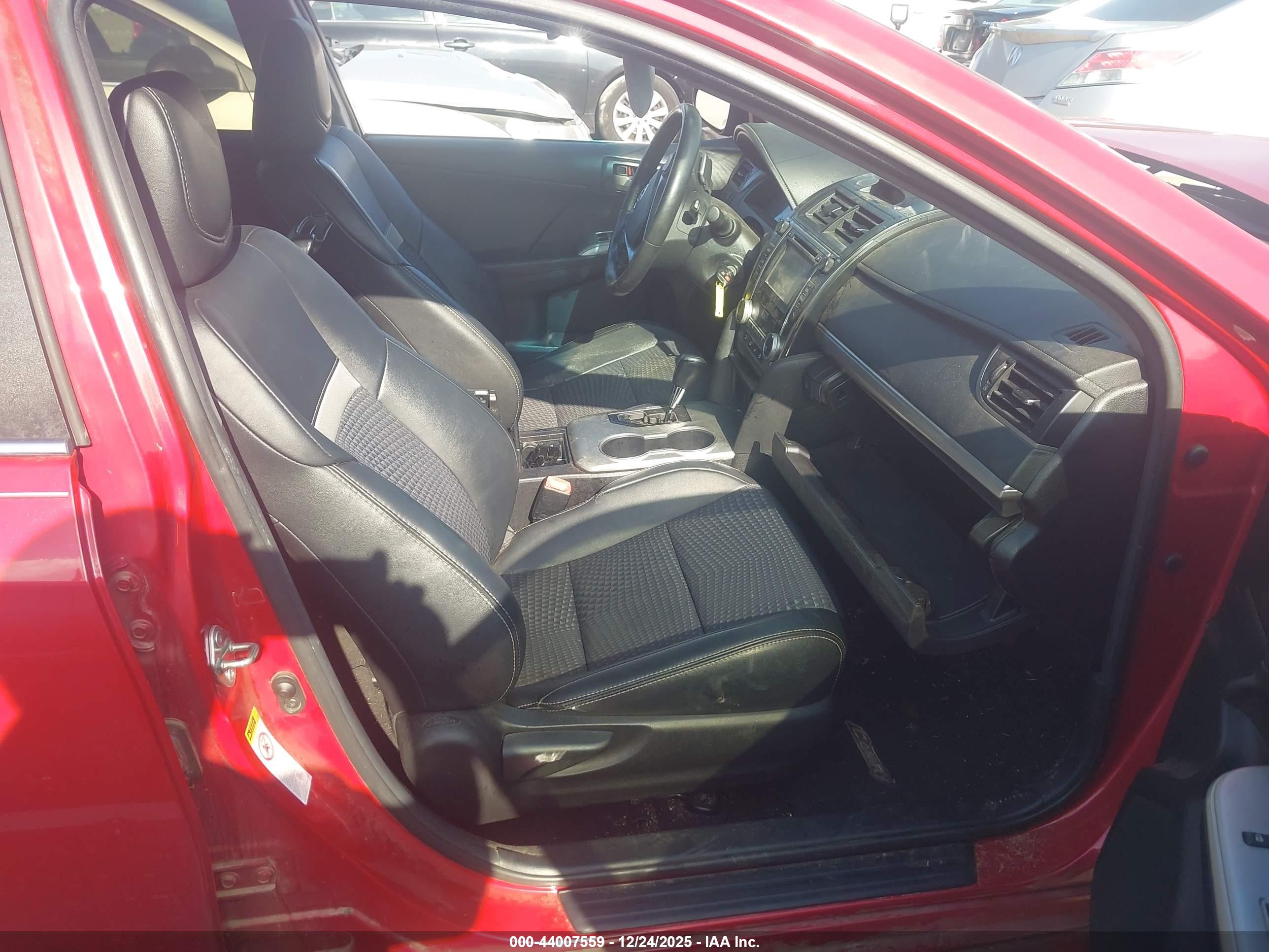 TOYOTA CAMRY image 5