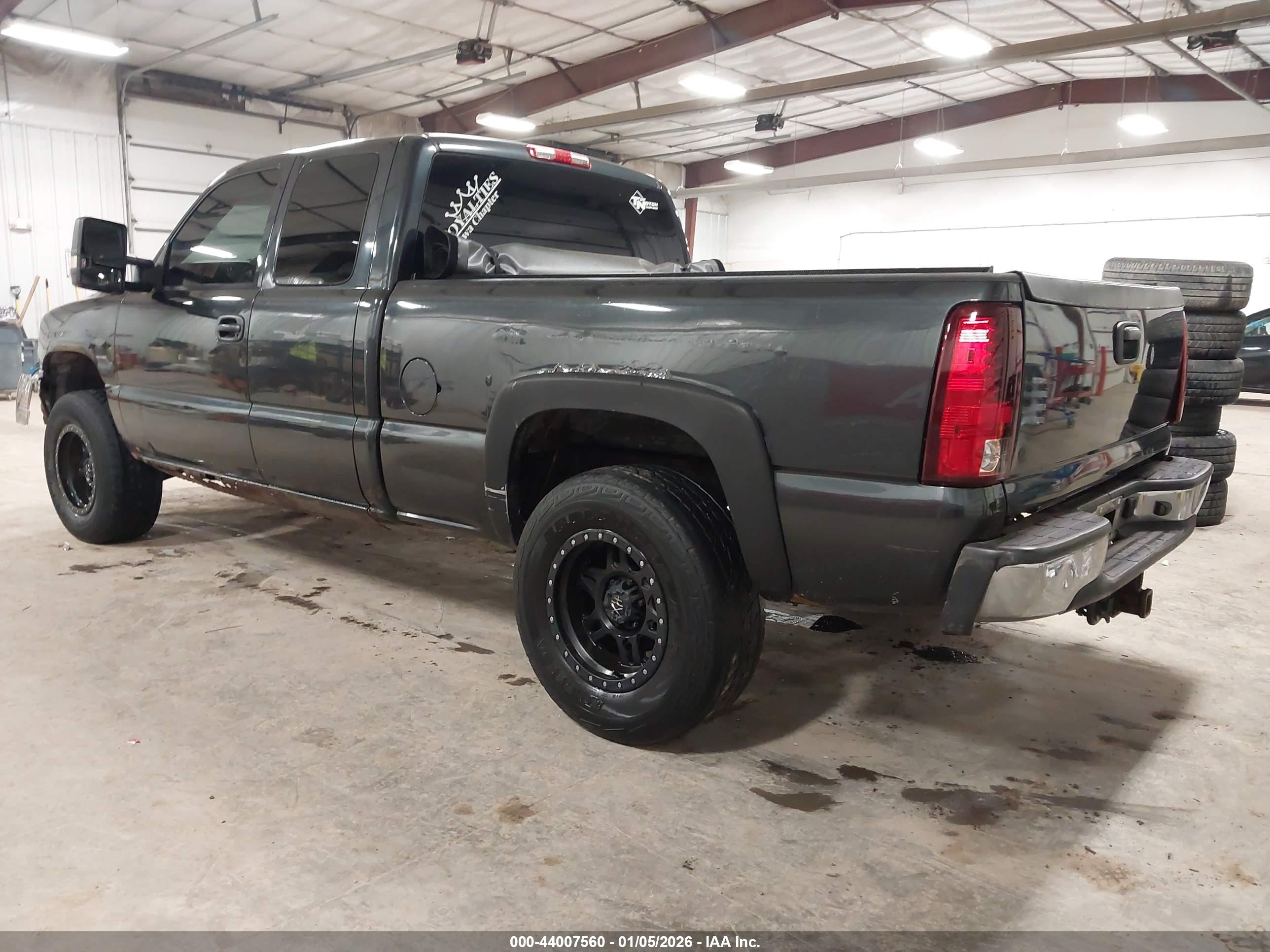 GMC SIERRA image 3