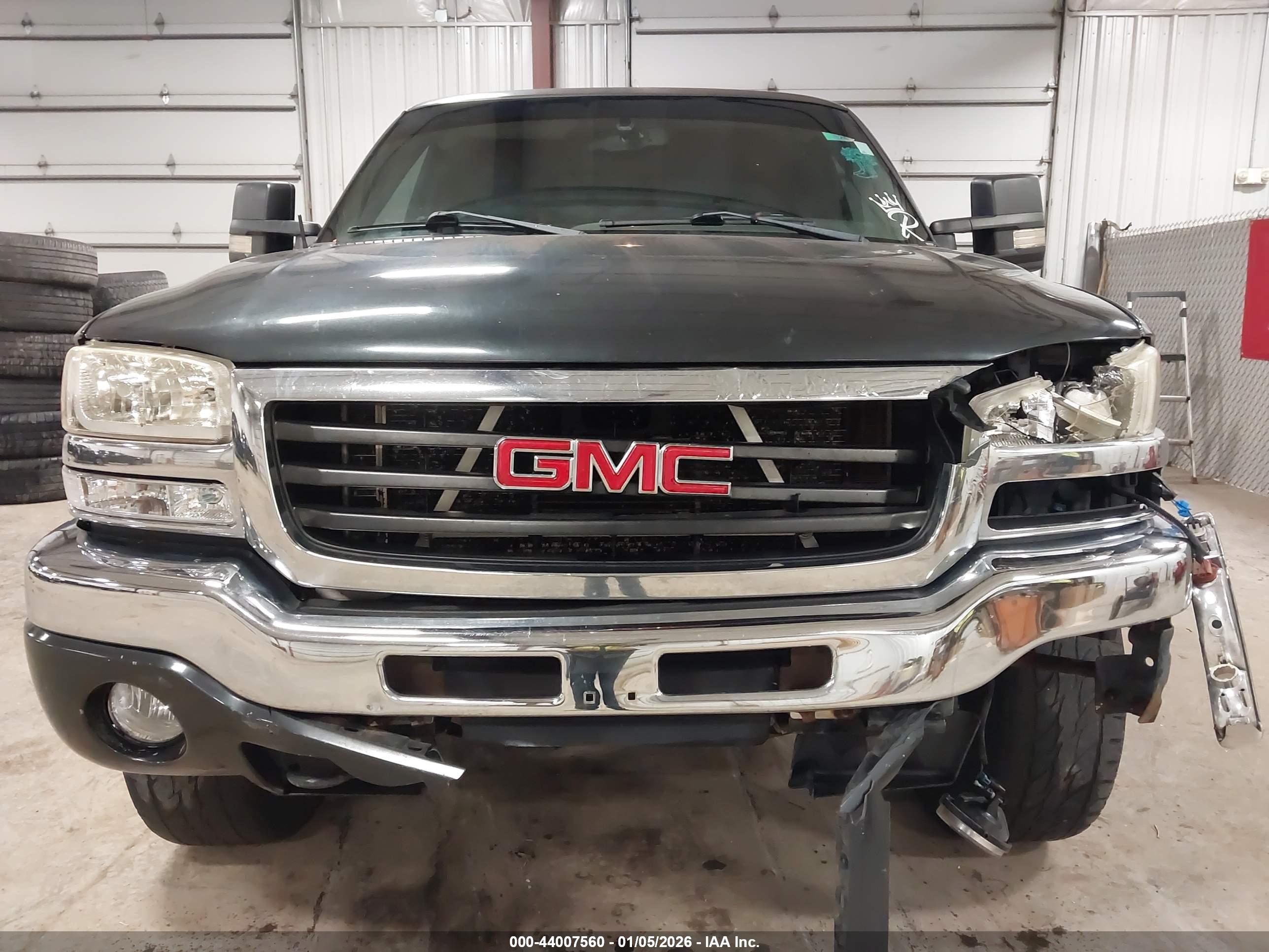 GMC SIERRA image 6
