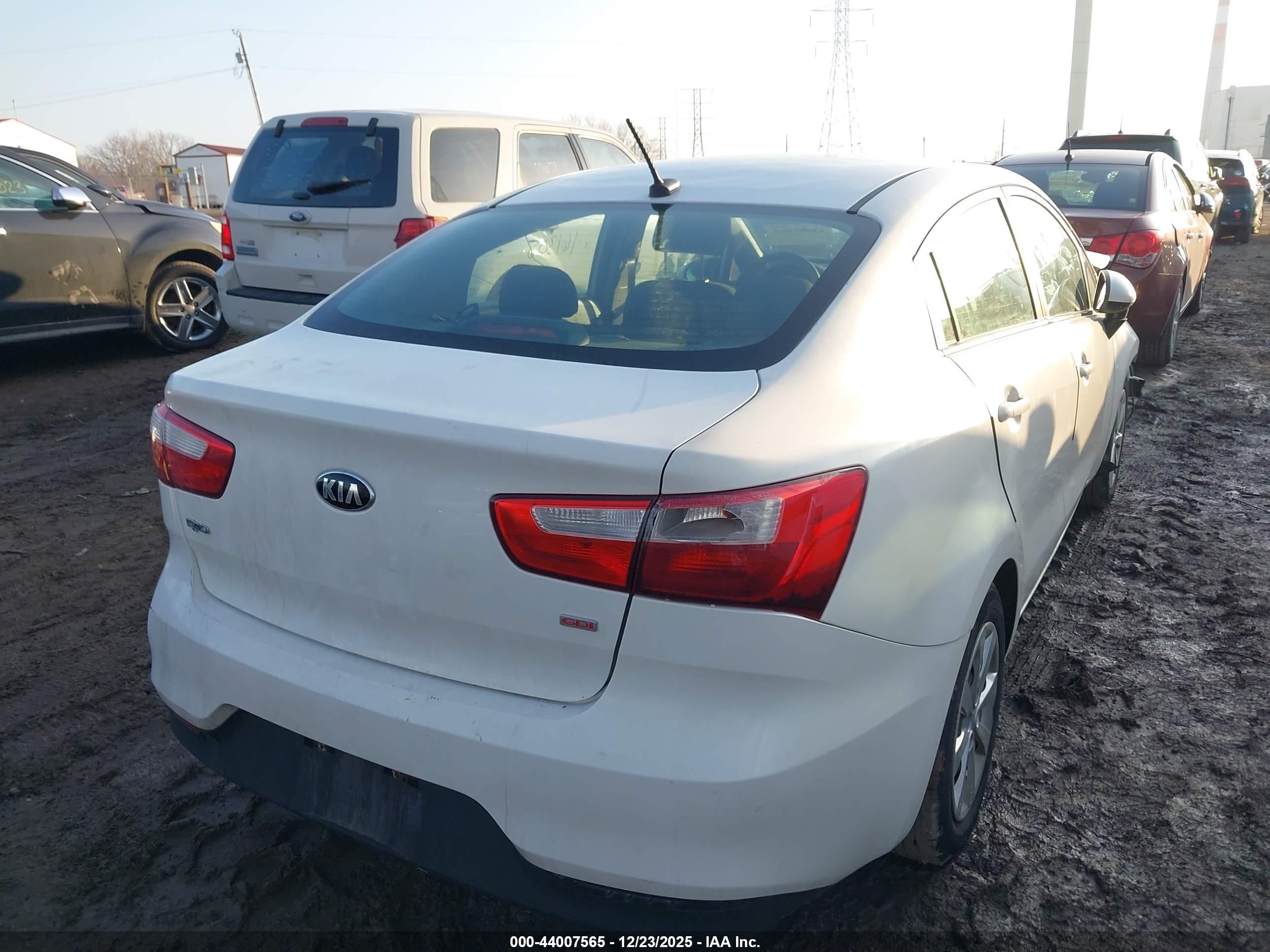 KIA RIO image 4