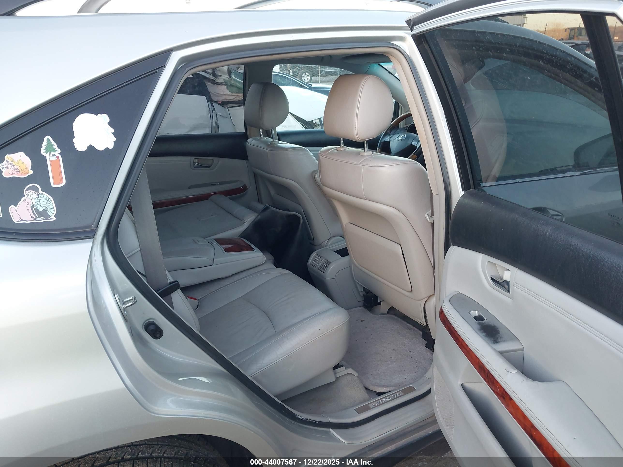 LEXUS RX image 8