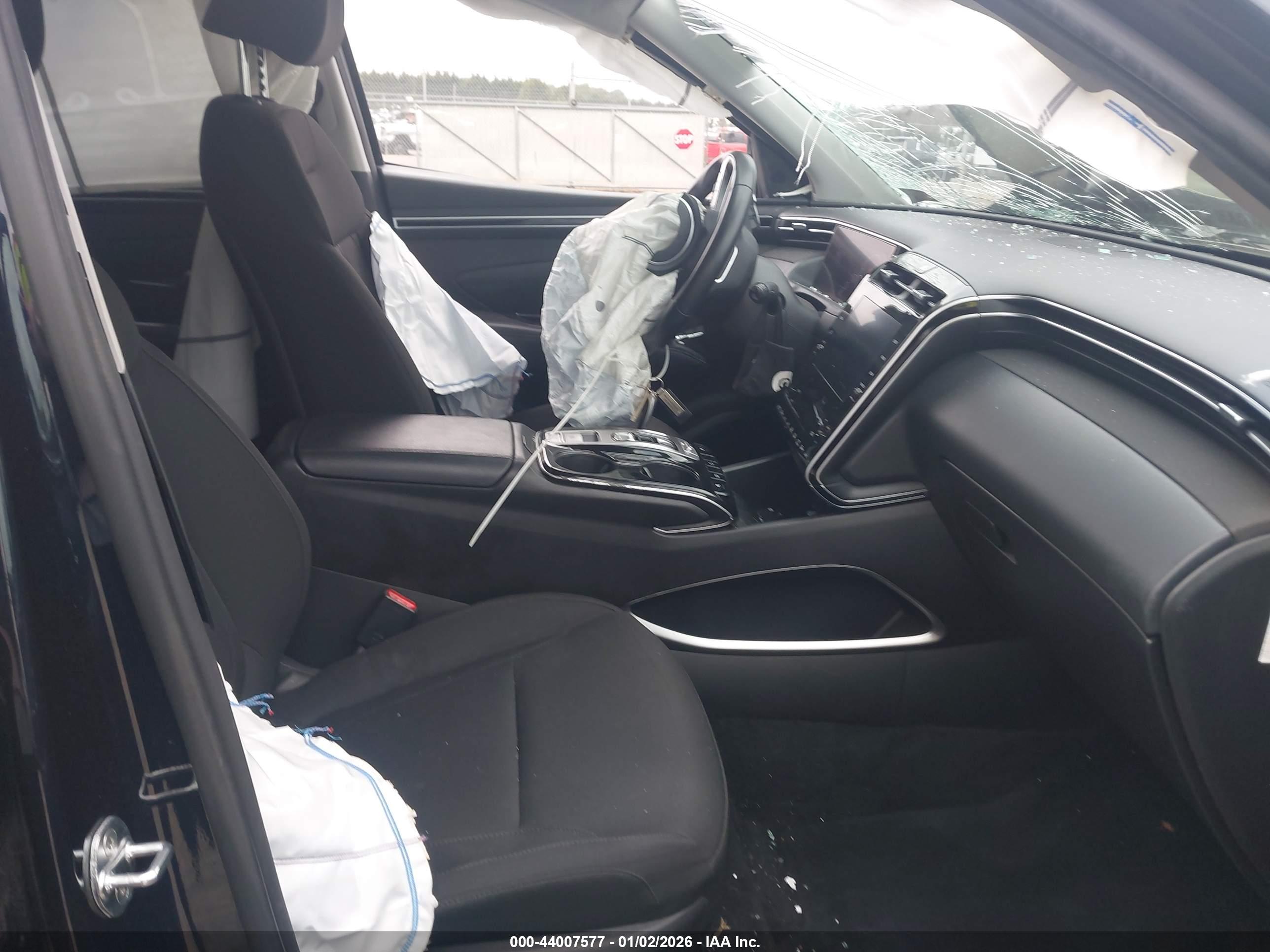 HYUNDAI TUCSON image 5