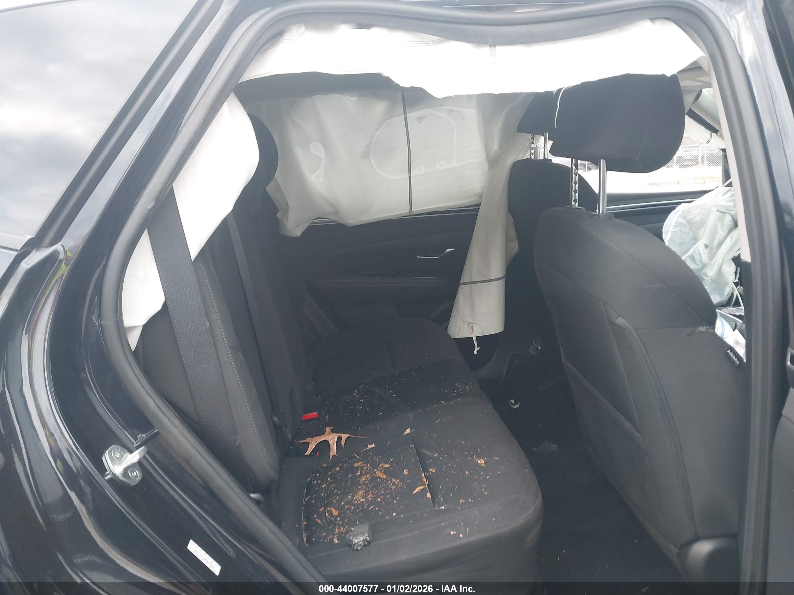HYUNDAI TUCSON image 8