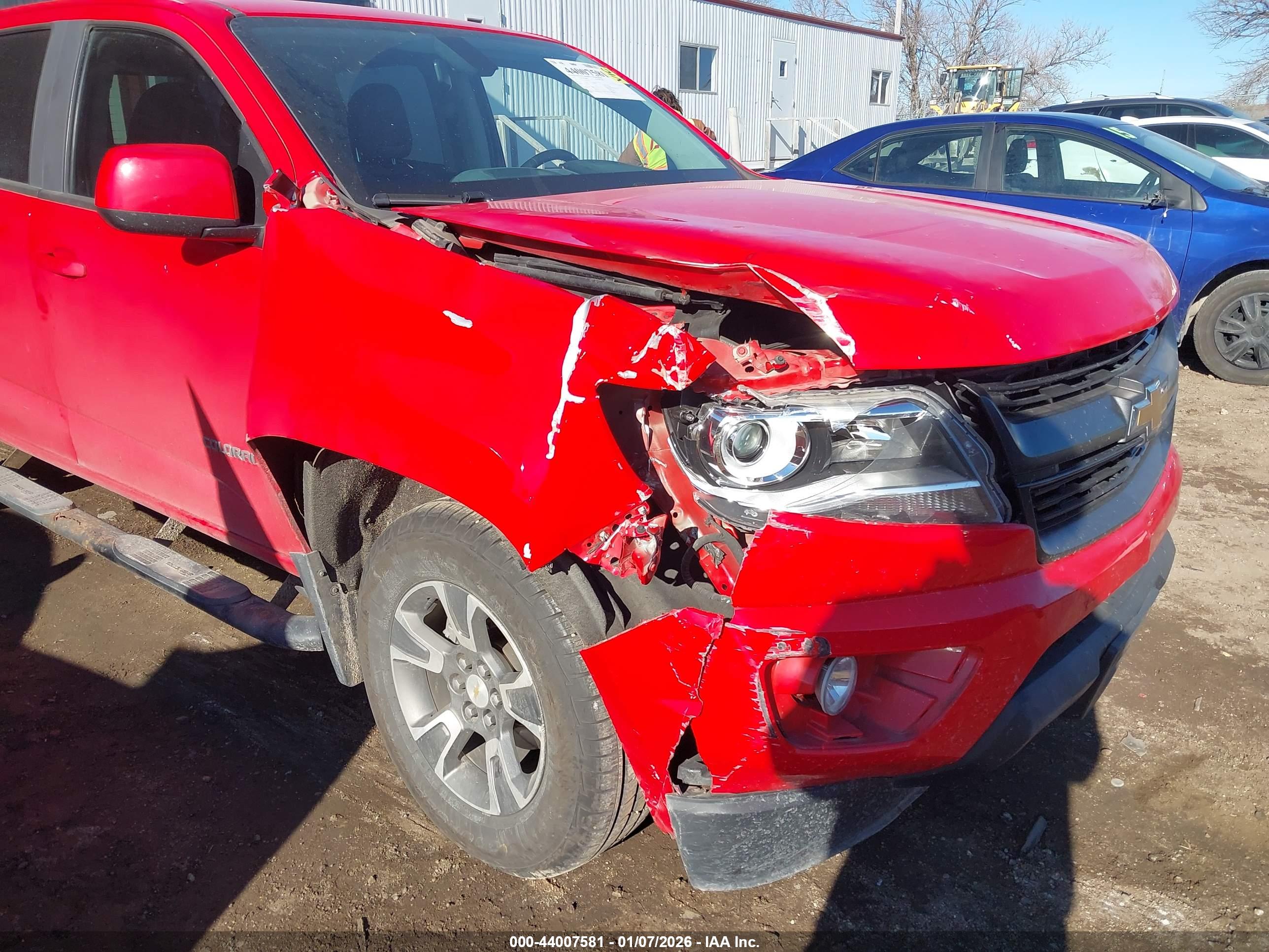 CHEVROLET COLORADO image 6