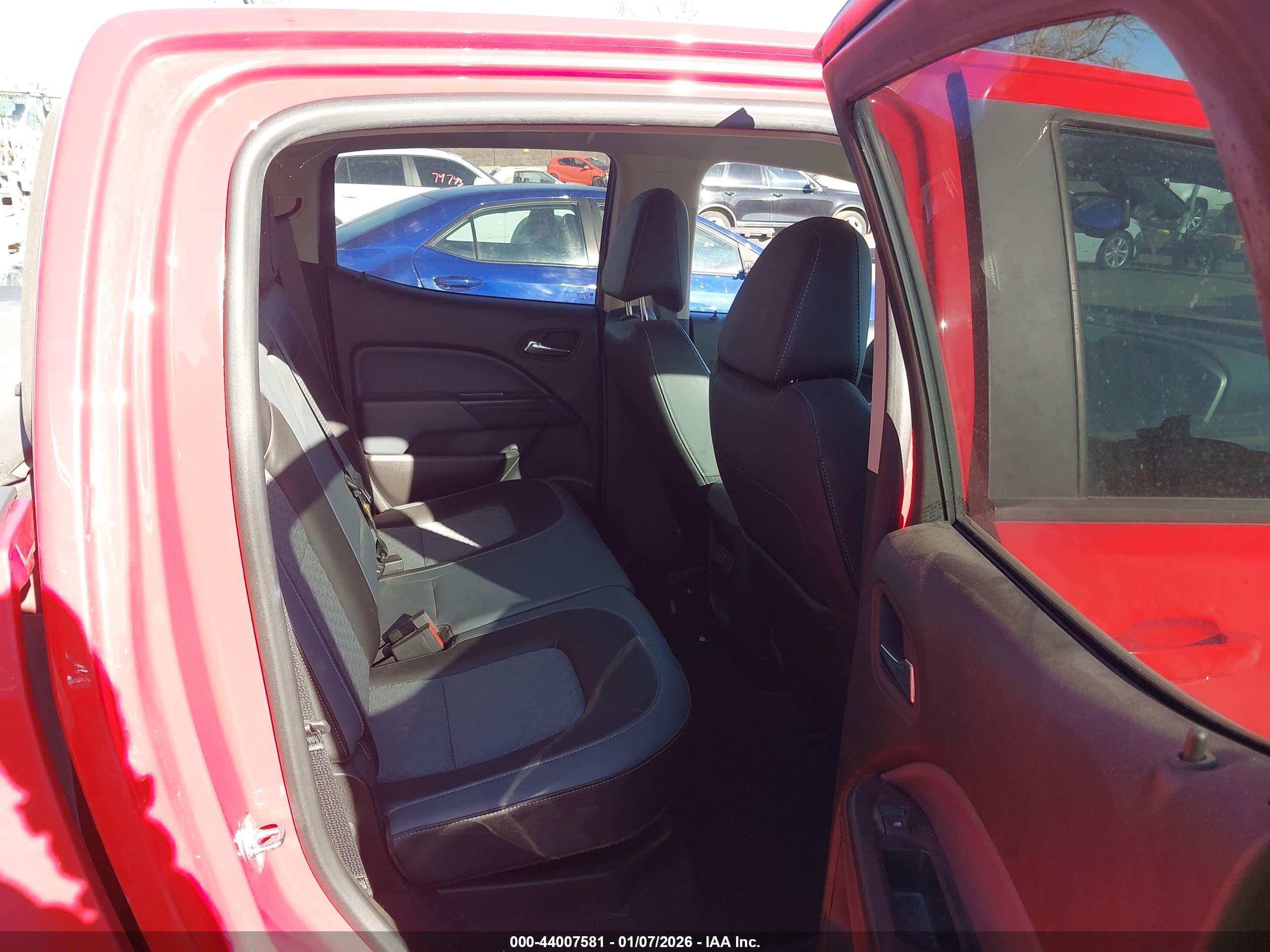CHEVROLET COLORADO image 8
