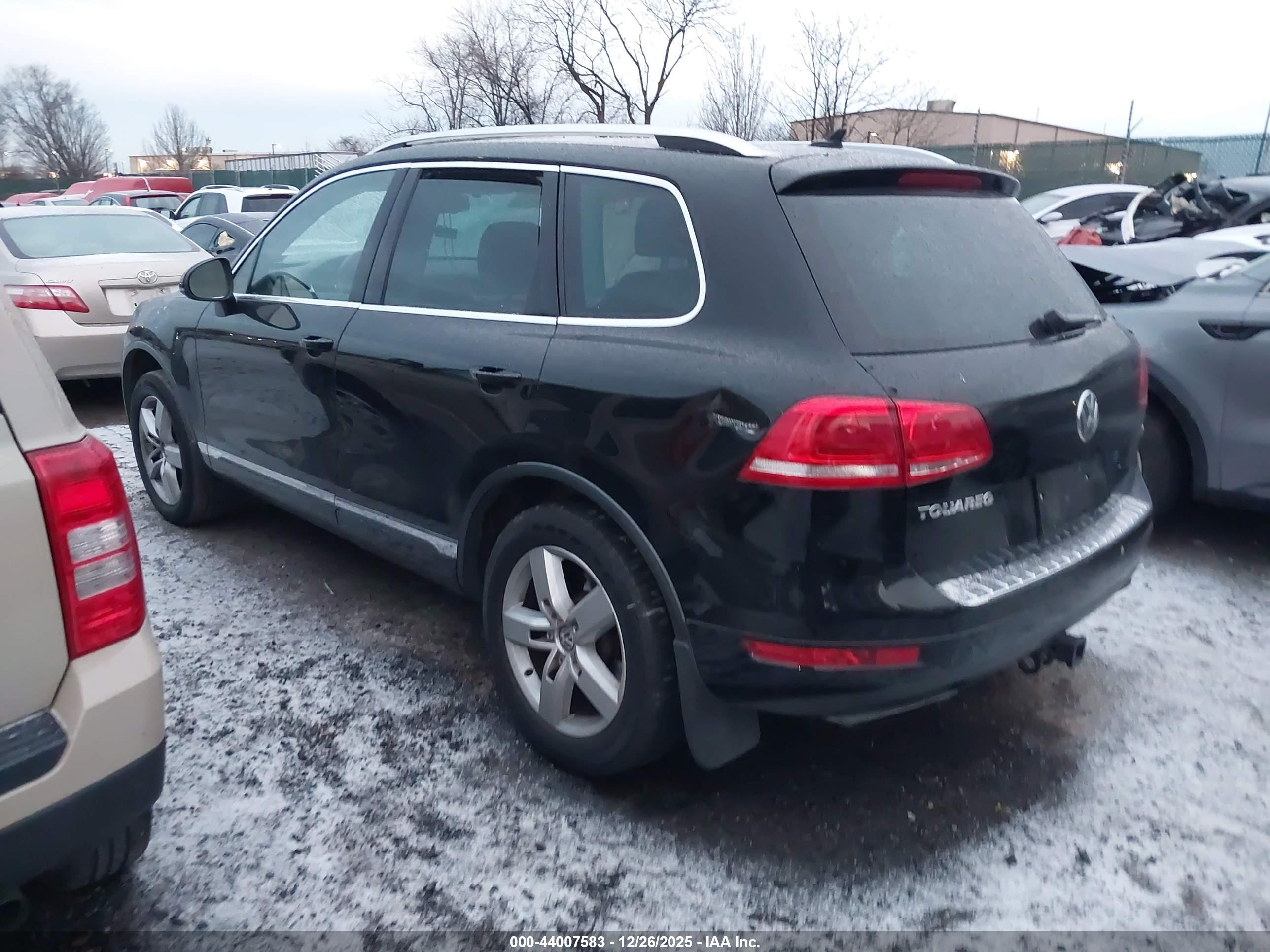 VOLKSWAGEN TOUAREG image 3