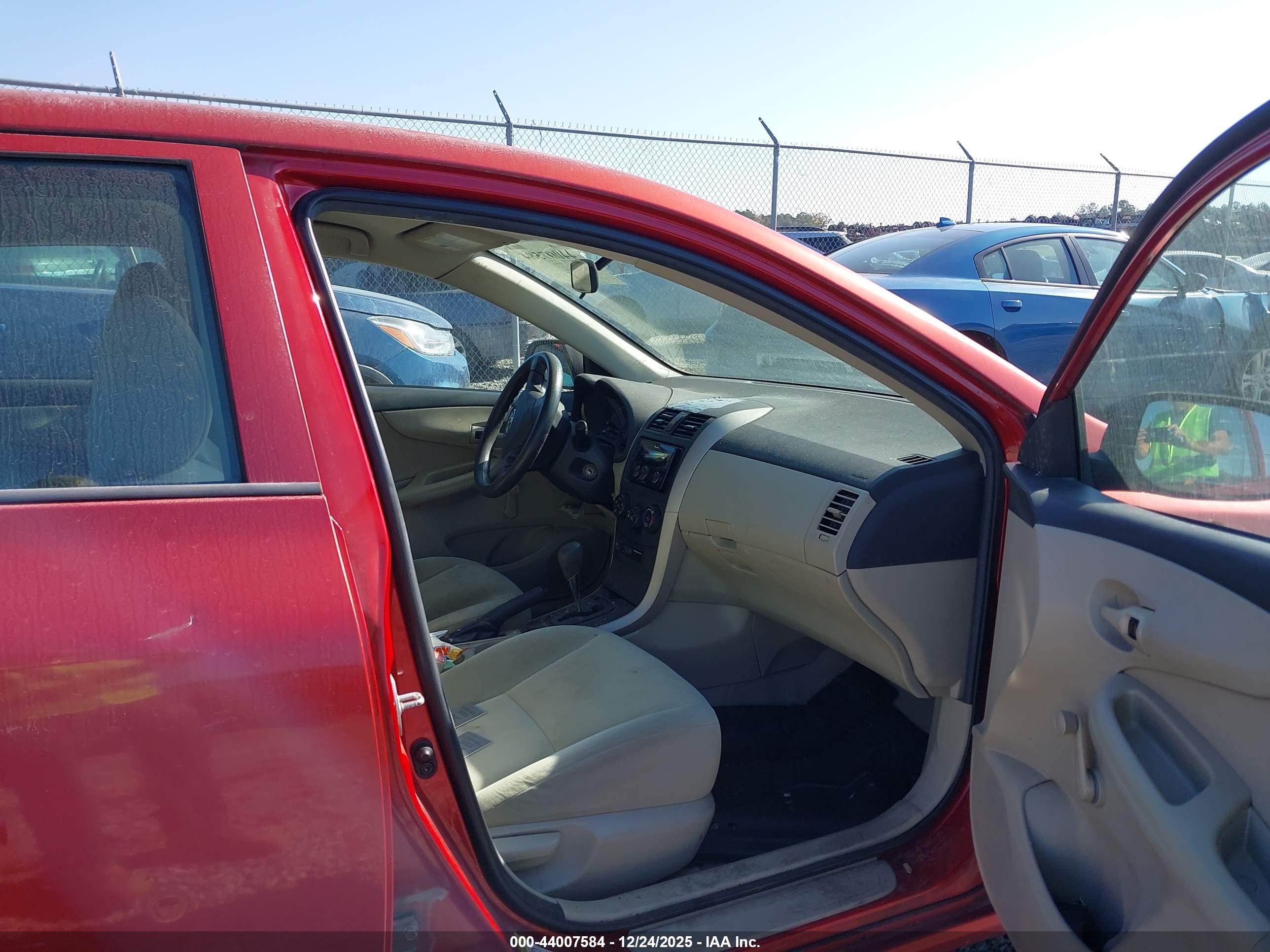 TOYOTA COROLLA image 5