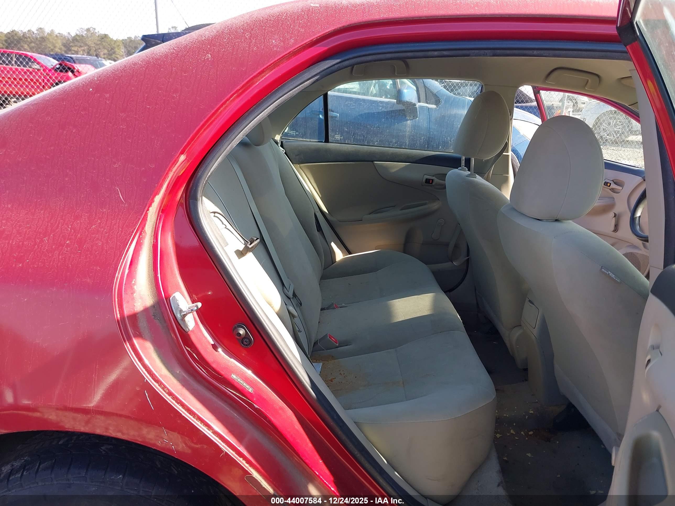 TOYOTA COROLLA image 8