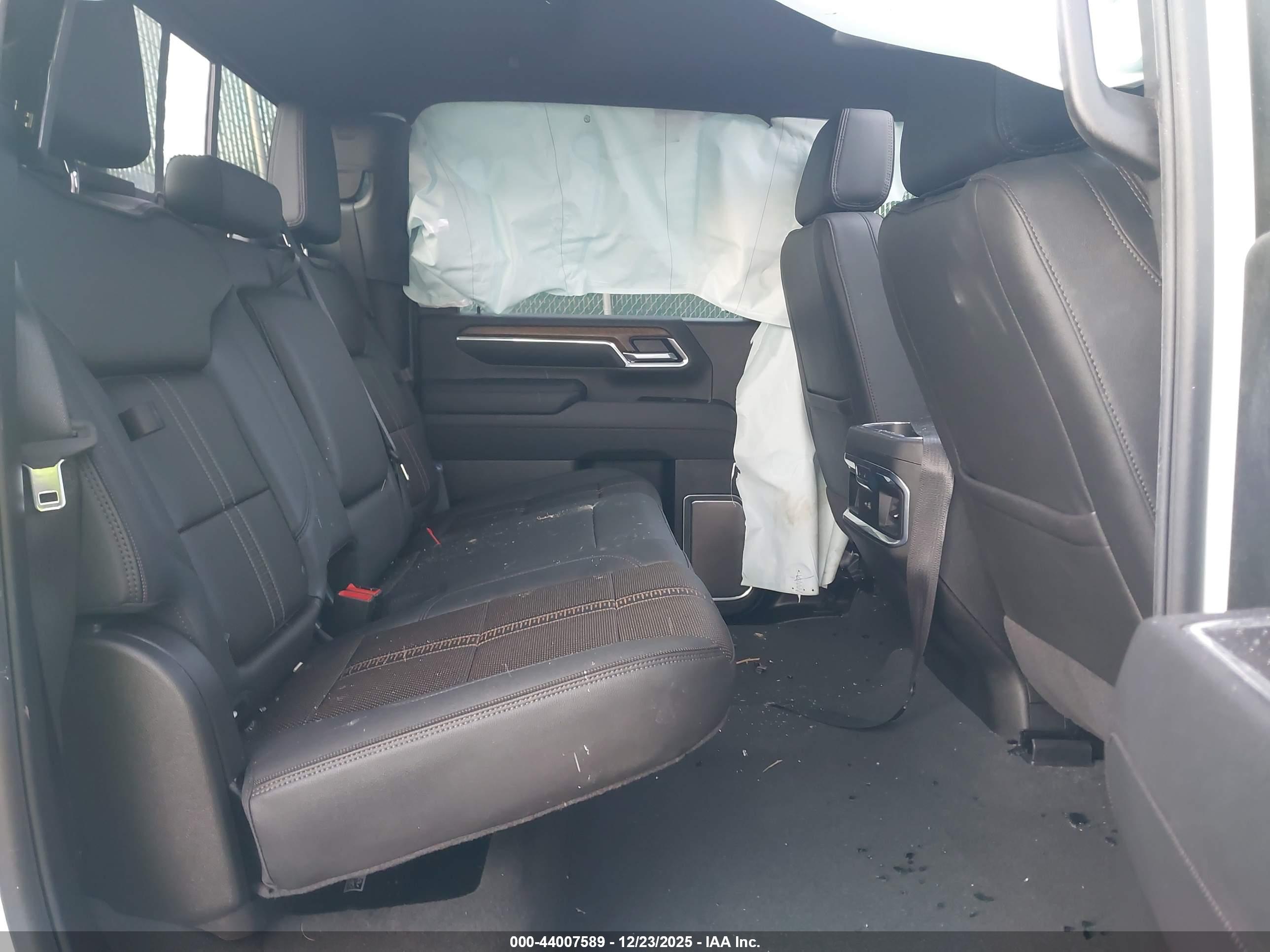 CHEVROLET SILVERADO image 7