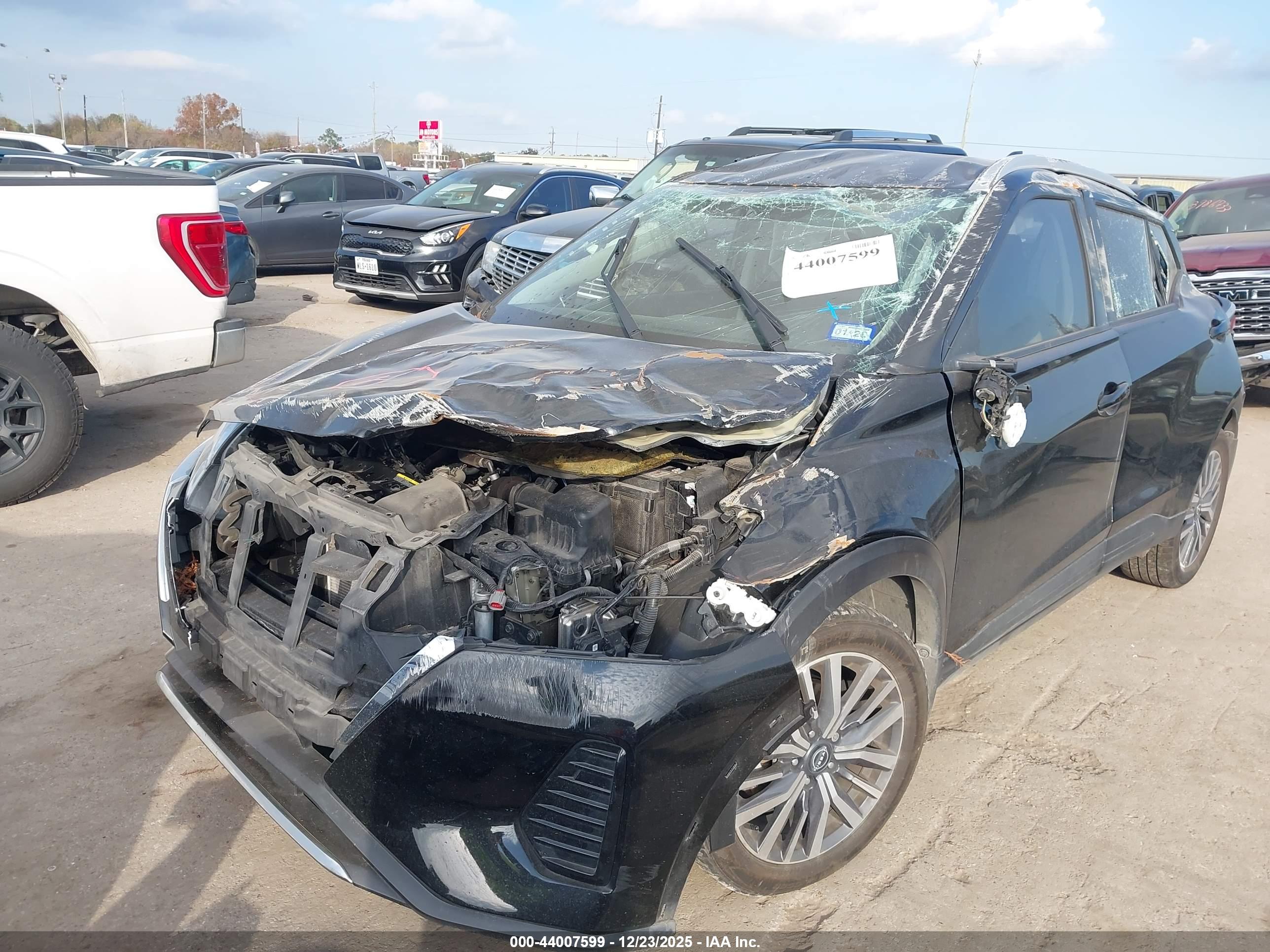 NISSAN KICKS image 6