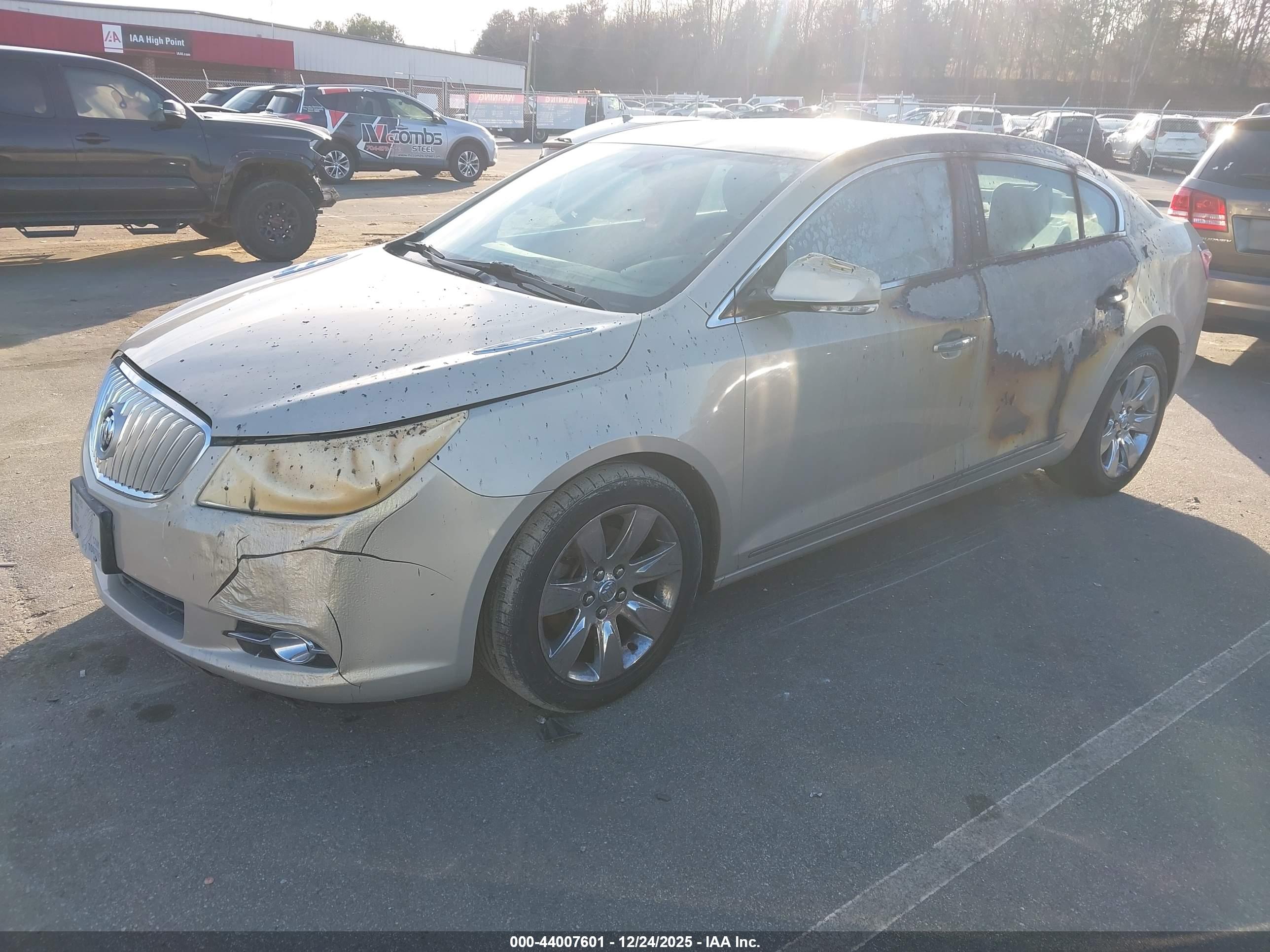 BUICK LACROSSE image 2